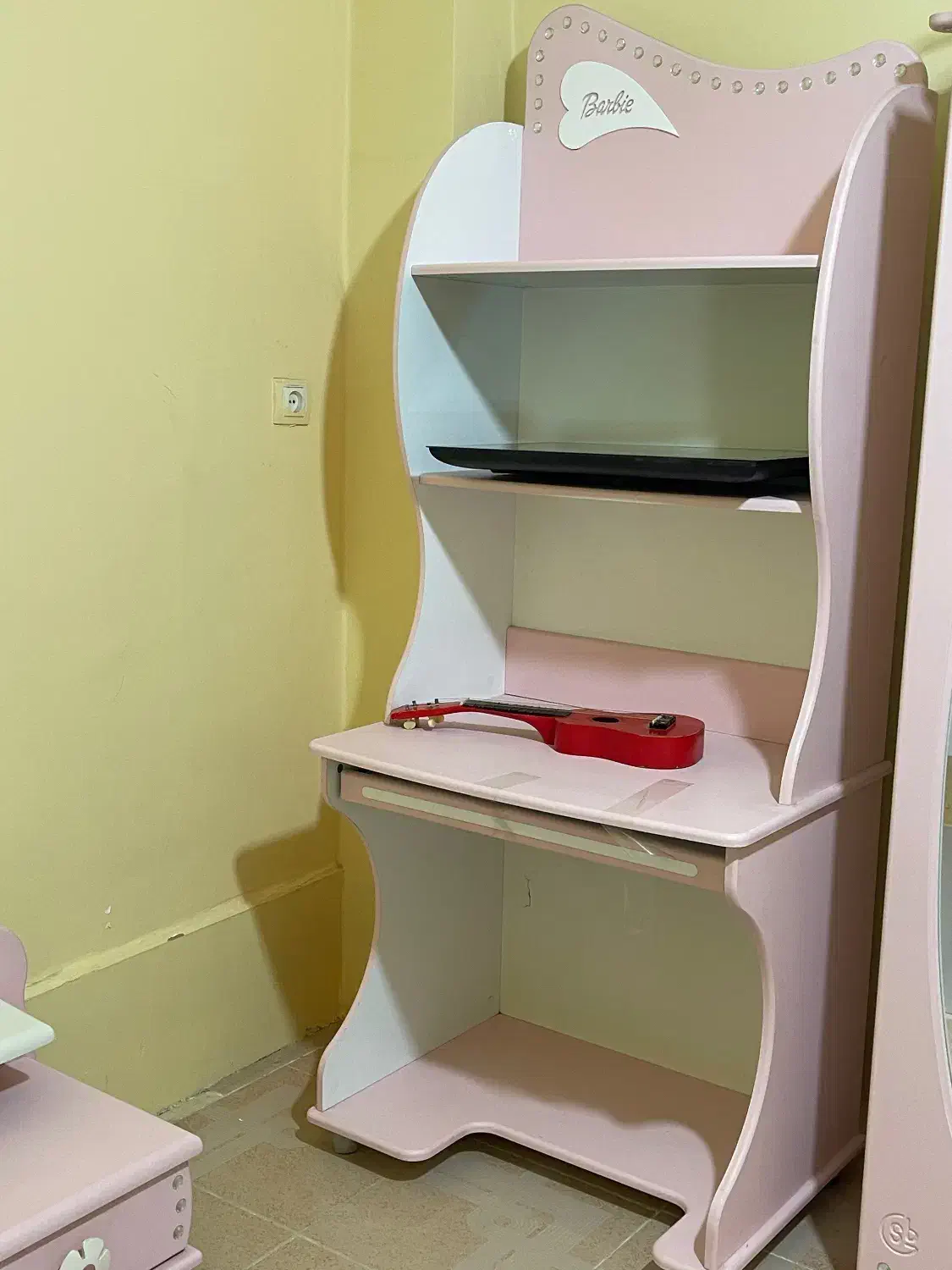 سرویس خواب باربی|تخت و سرویس خواب|خرم‌آباد, |دیوار