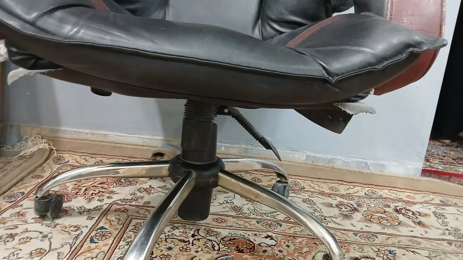 فروش صندلی اداری چرخ گردون بزرگ|مبلمان اداری|قوچان, |دیوار