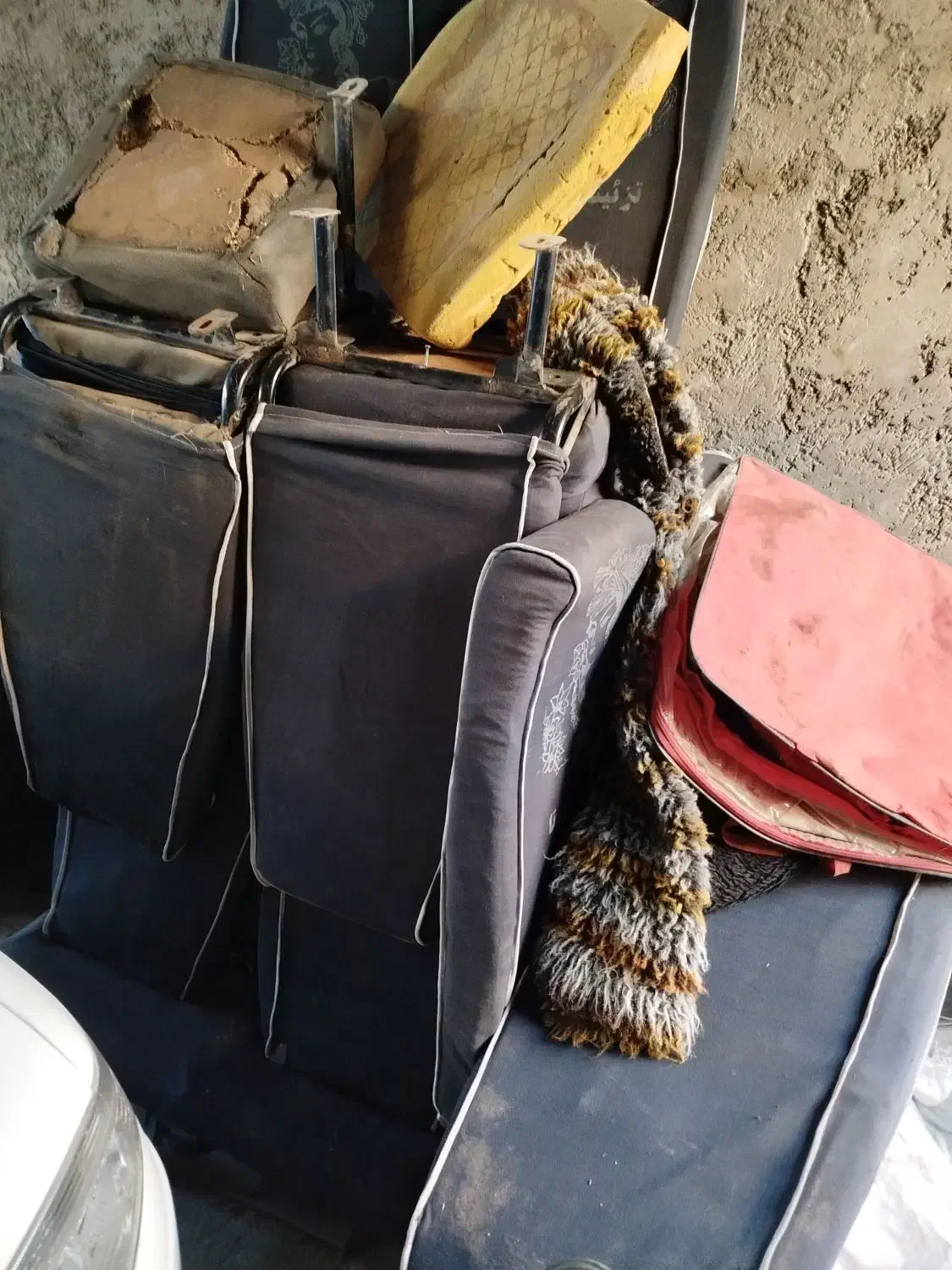 صندلی مینی بوس هیوندا|قطعات یدکی و لوازم جانبی|بروجن, |دیوار