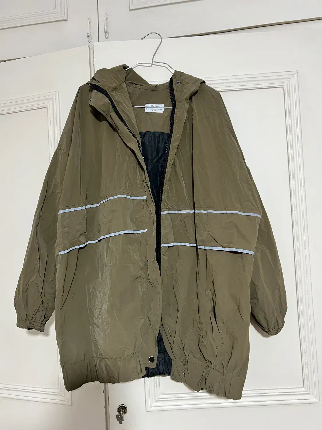 بارونی بادگیر ضد اب وسبک|لباس|تهران, آشتیانی|دیوار