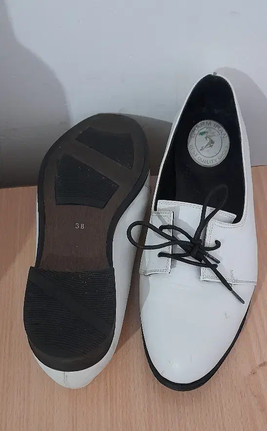 کفش|کیف، کفش، کمربند|تبریز, |دیوار