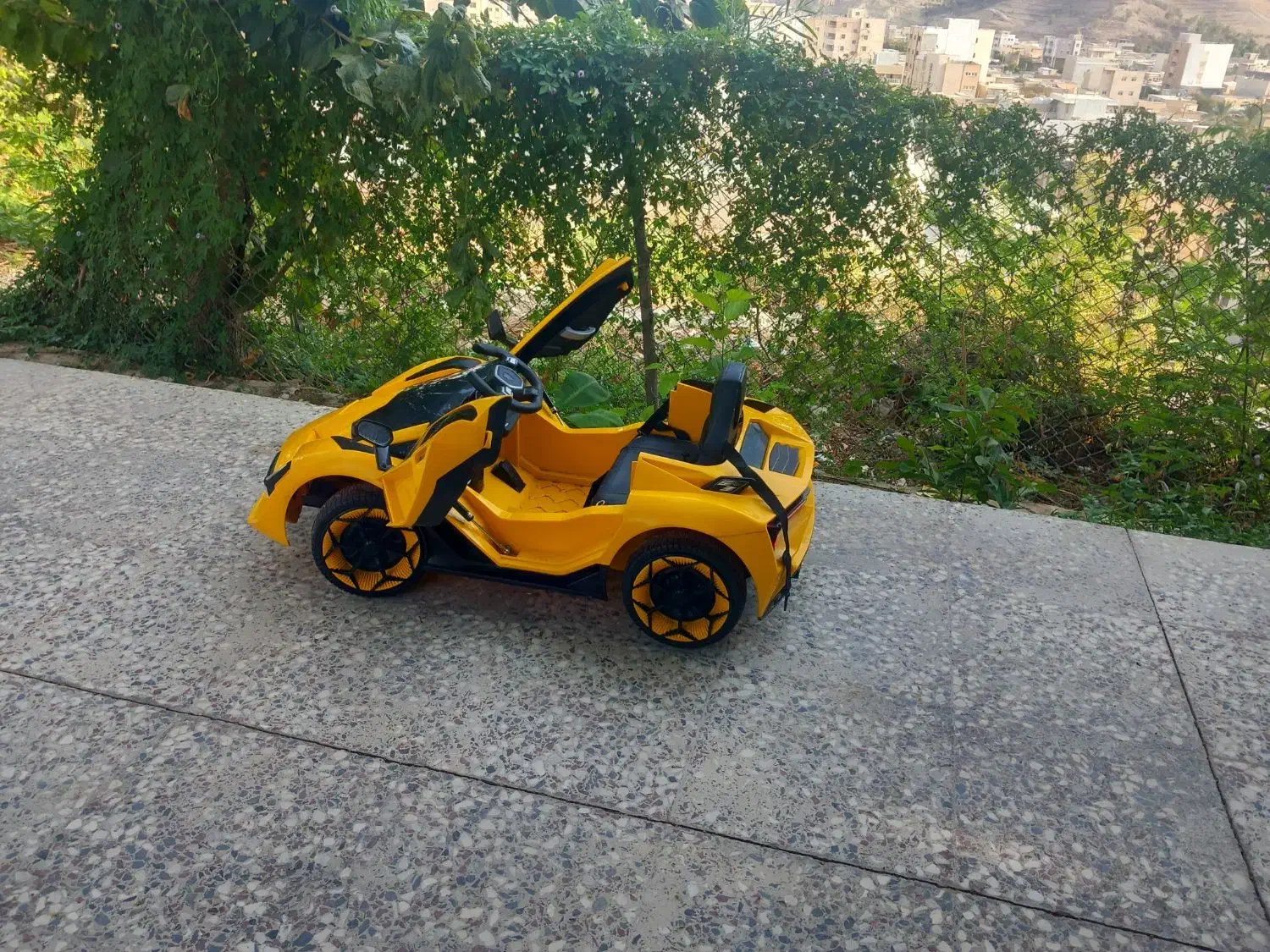 ماشین کودک شارژی|اسباب و اثاث بچه|کازرون, |دیوار