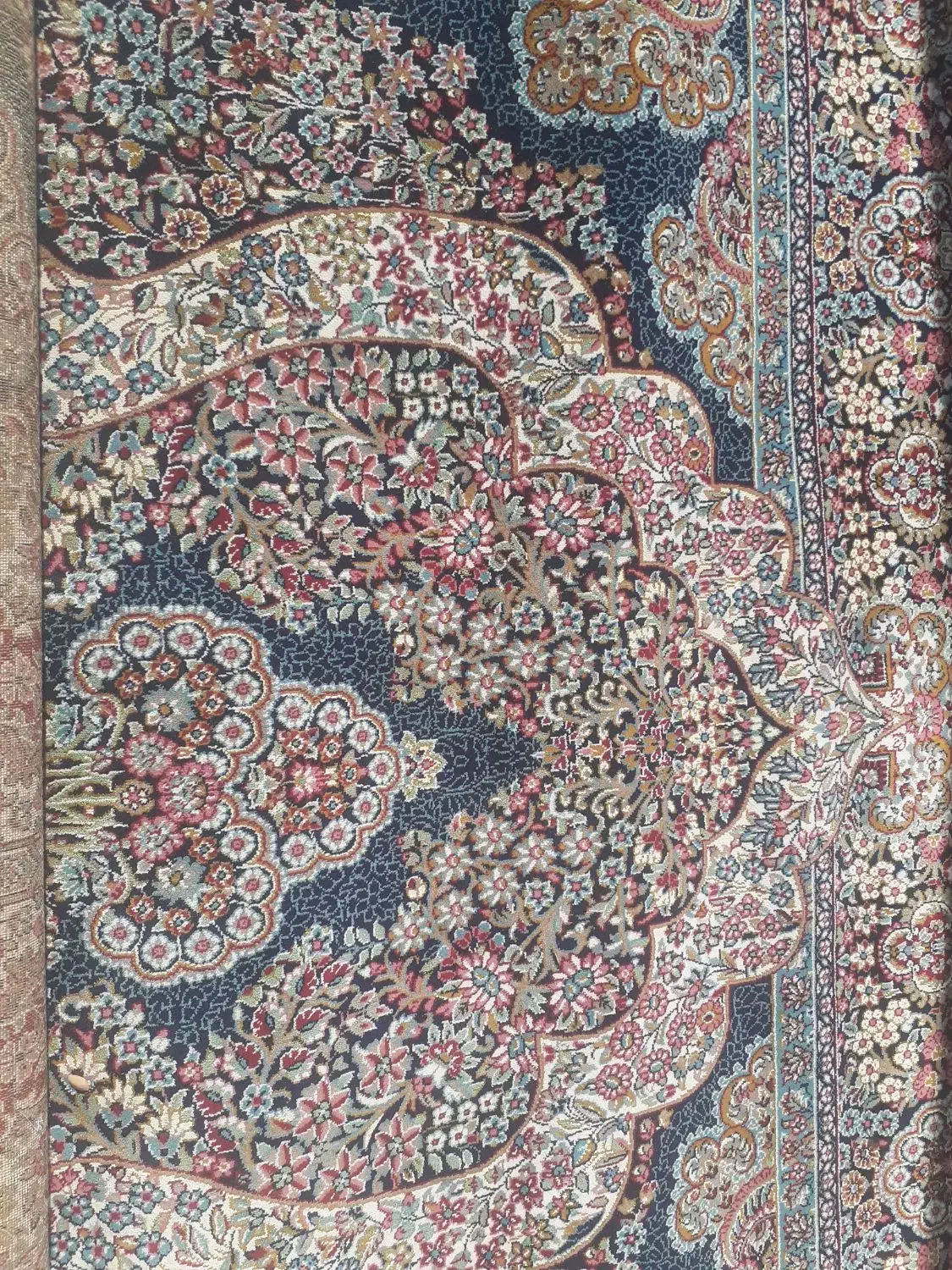 فرش ۹ متری ۷۰۰ شانه فرش مشهد|فرش|قائن, |دیوار