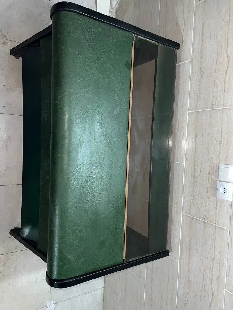 میز اداری|دفتر کار|فومن, |دیوار