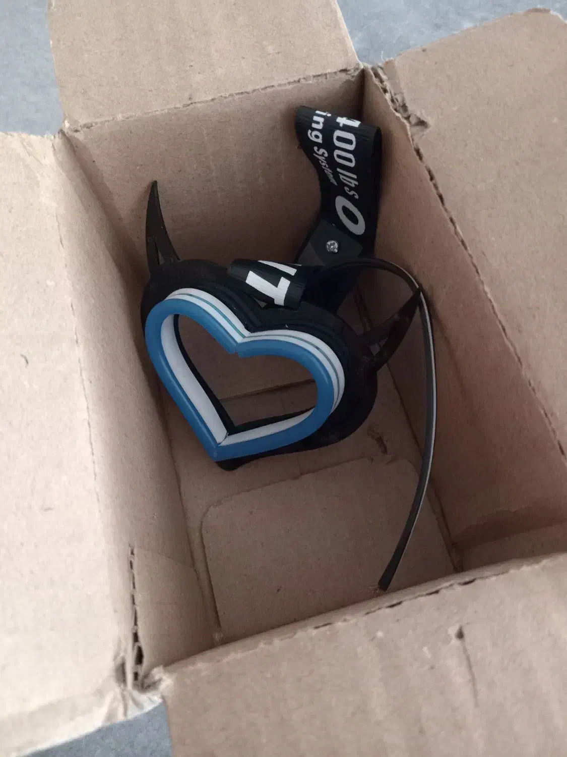 فروش اویز سوریکاوا چراغ دار معاوضه هم دارم|لوازم جانبی موبایل و تبلت|خوی, |دیوار