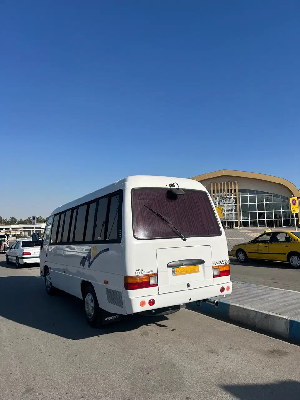 مینی بوس هیوندا ۹۰ نیمه دوم|خودرو سنگین|مشهد, سجاد شهر|دیوار