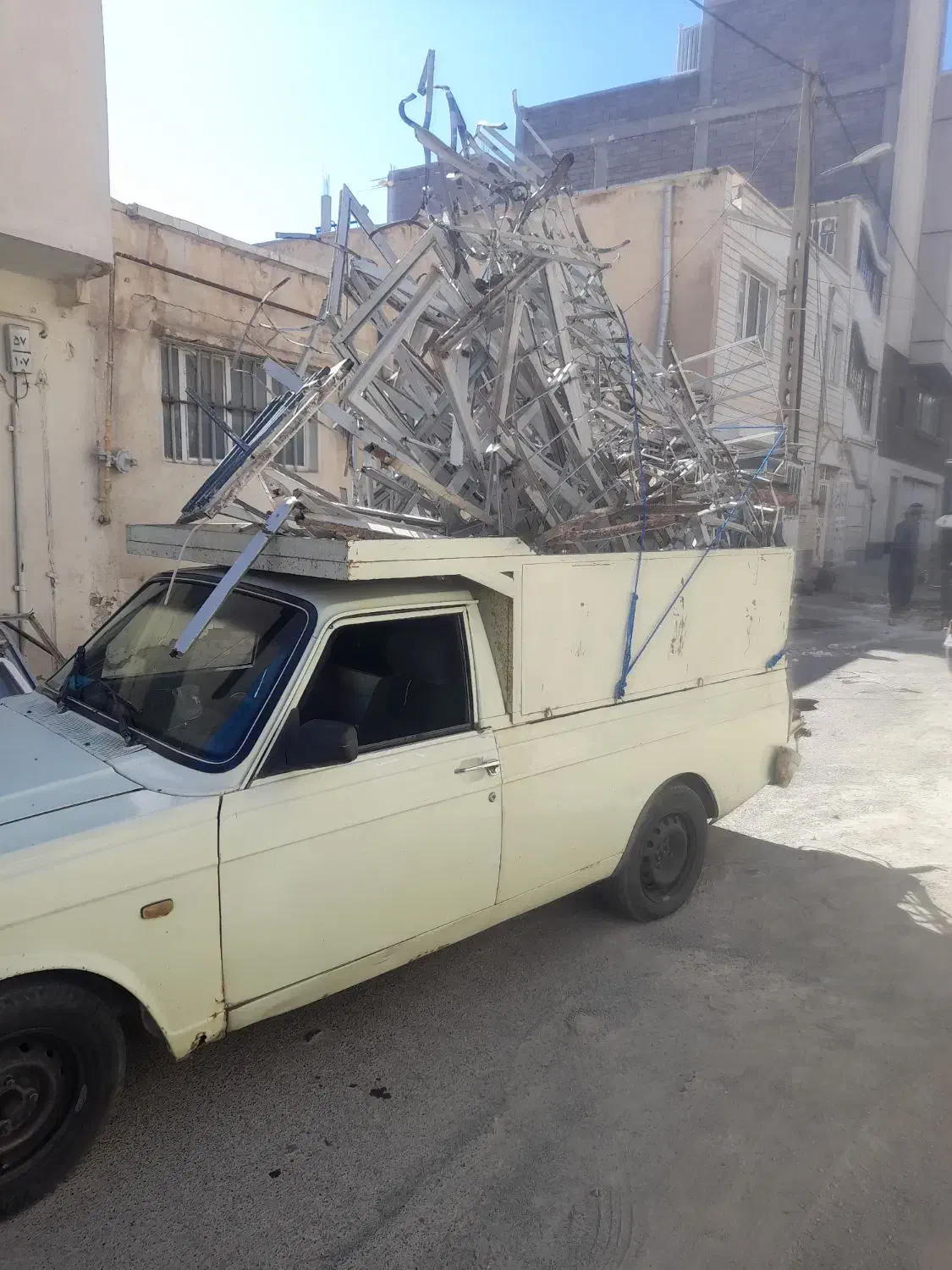 وانت بار کرایه باربری اثاثیه منزل اساس کشی|خدمات حمل و نقل|سقز, |دیوار