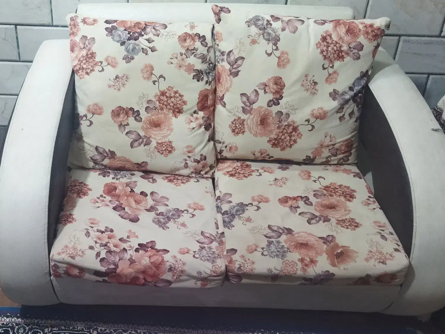 مبل نایک7نفره احتیاج به شارژ اسفنج|مبلمان خانگی و میز عسلی|قم, عربستان|دیوار