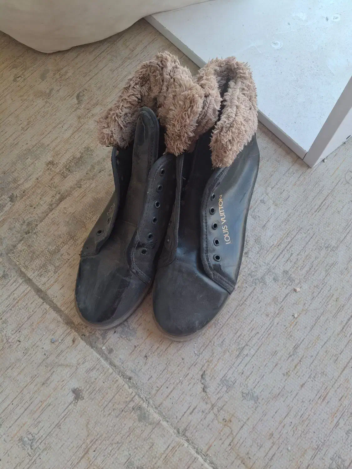 نیم بوت نونو سایز 38 و39  کوچیکه  برابچه 5و6 ساله|کیف، کفش، کمربند|یاسوج, |دیوار