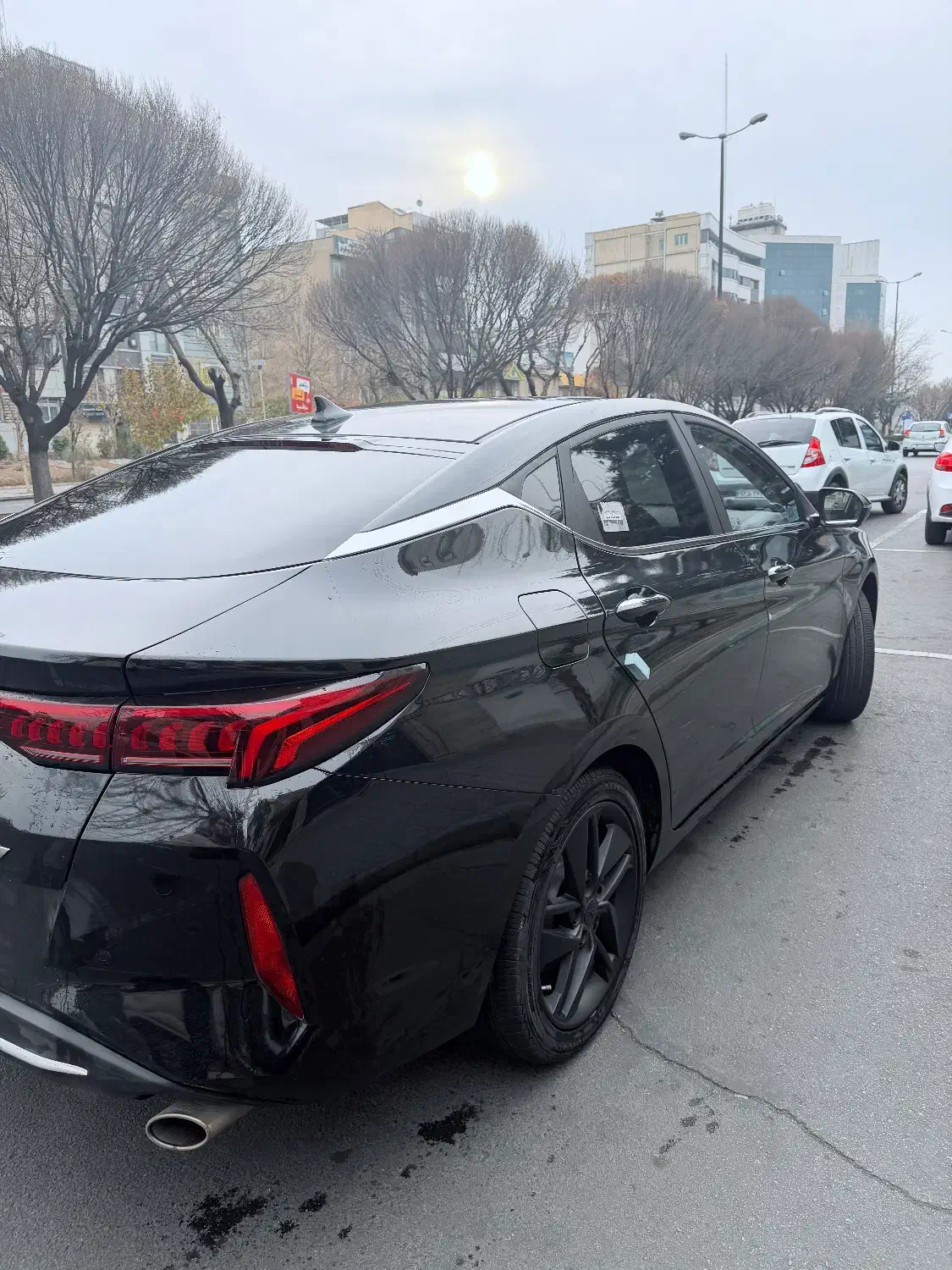 کی ام سی j7 1403|خودرو سواری و وانت|تهران, درختی|دیوار