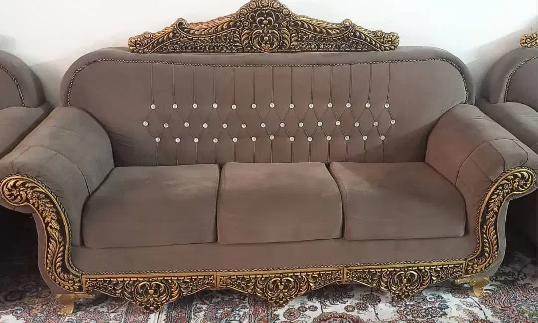 مبل هفت نفره سلطنتی راحتی|مبلمان خانگی و میز عسلی|شیراز, شیخ روزبهان|دیوار