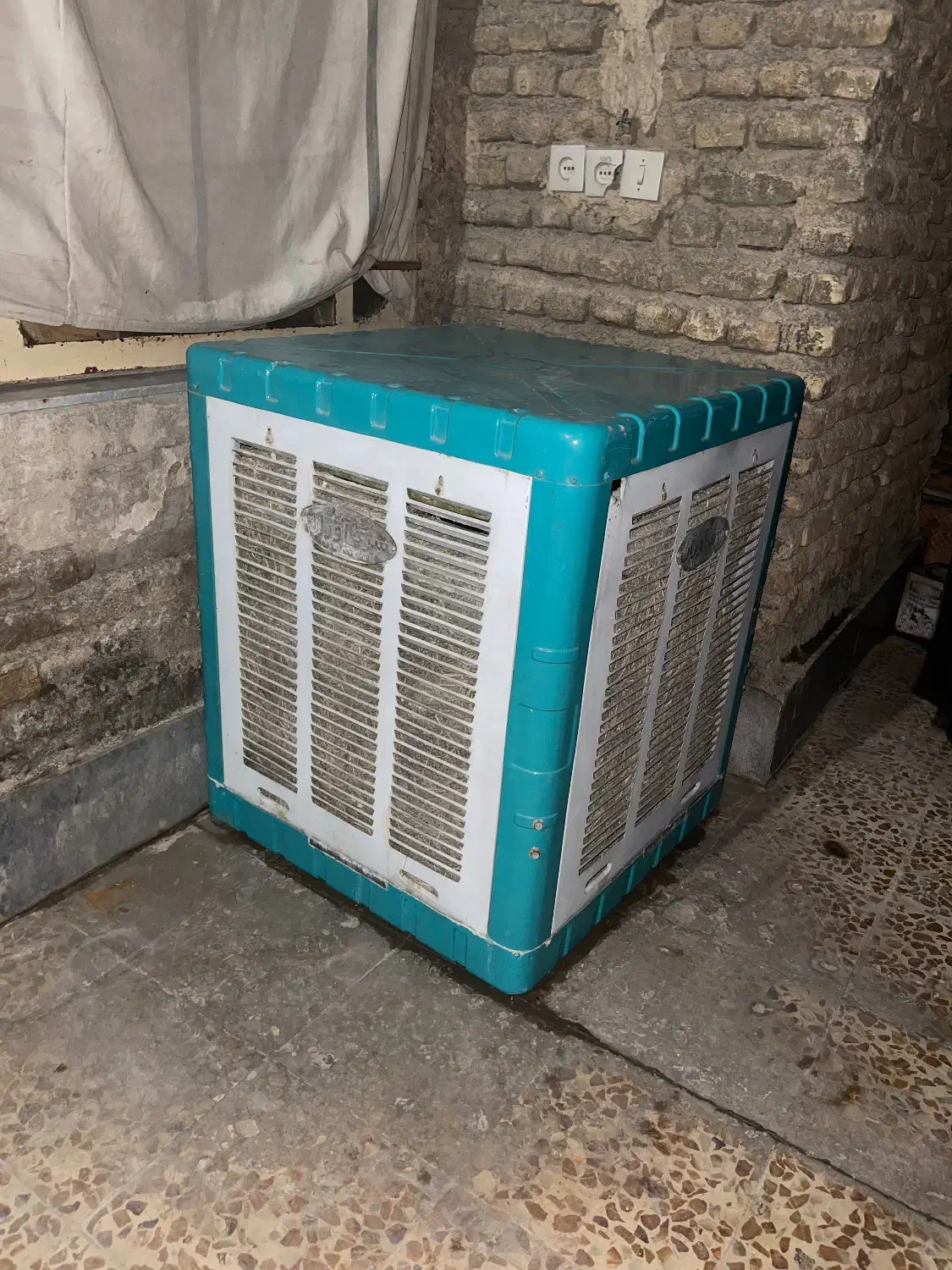 کولر آبی|کولر آبی|ایذه, |دیوار
