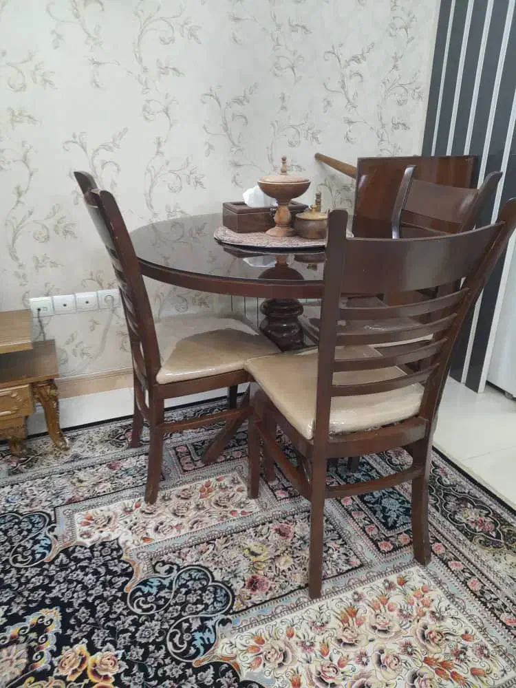 میز نهار خوری سالم و زیبا|میز و صندلی غذاخوری|تهران, مشیریه|دیوار