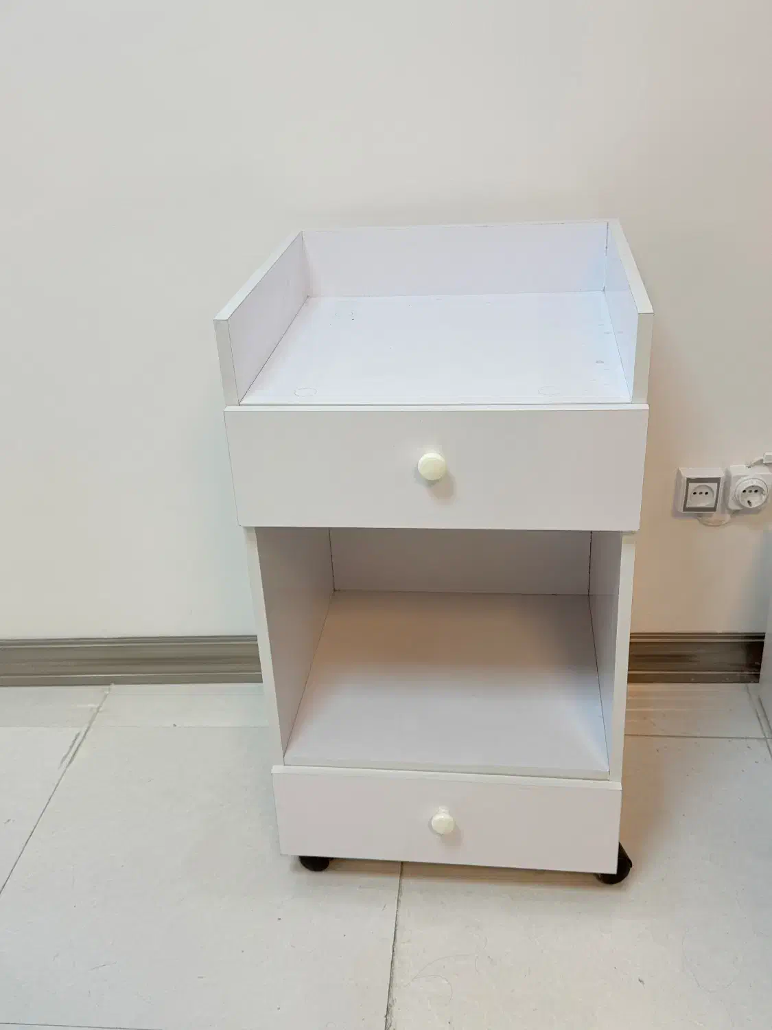 ترولی پزشکی|آرایشگاه و سالن‌های زیبایی|کرج, عظیمیه|دیوار