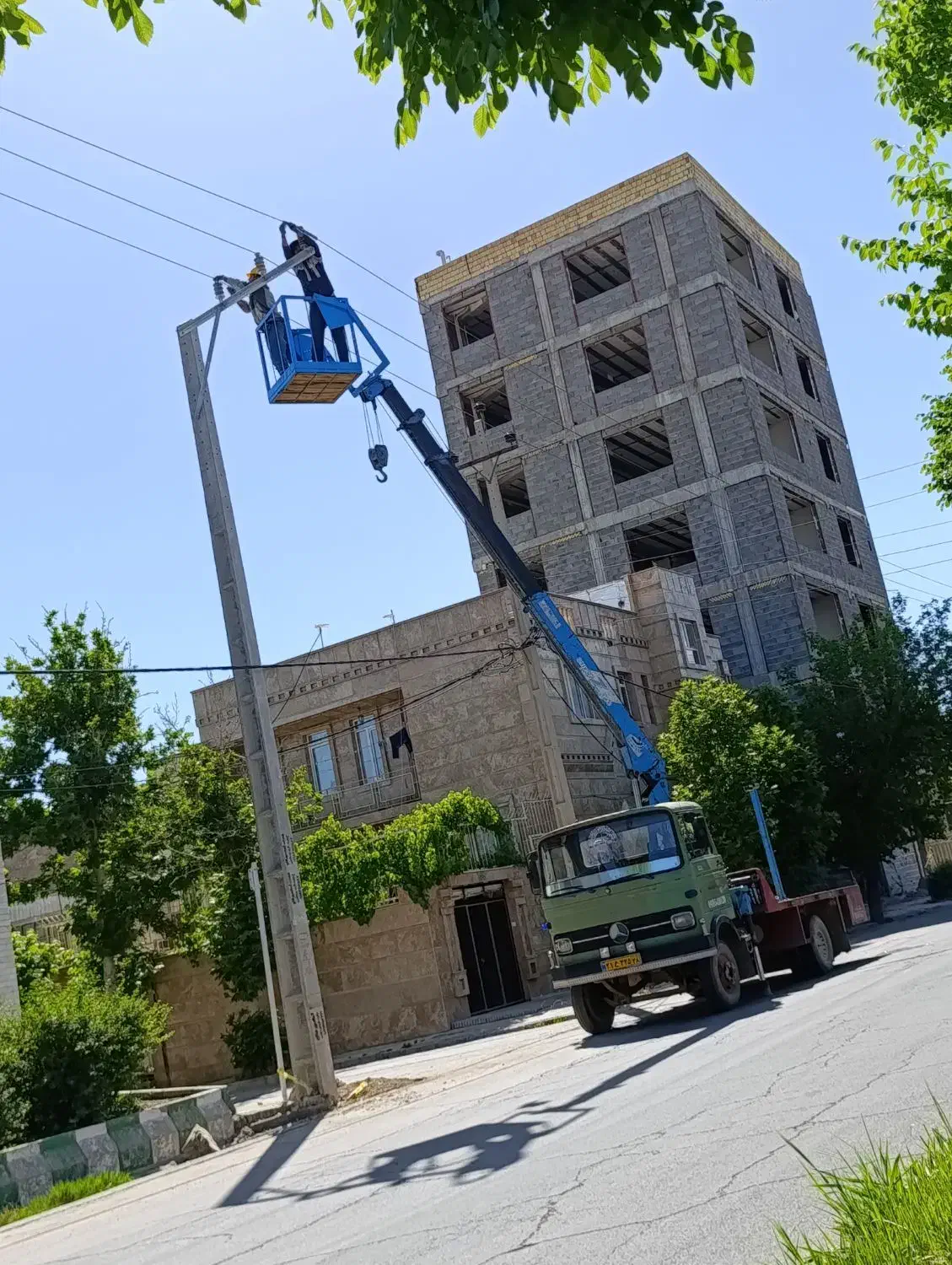 جرثقیل اکبر ملایر|خدمات حمل و نقل|ملایر, |دیوار