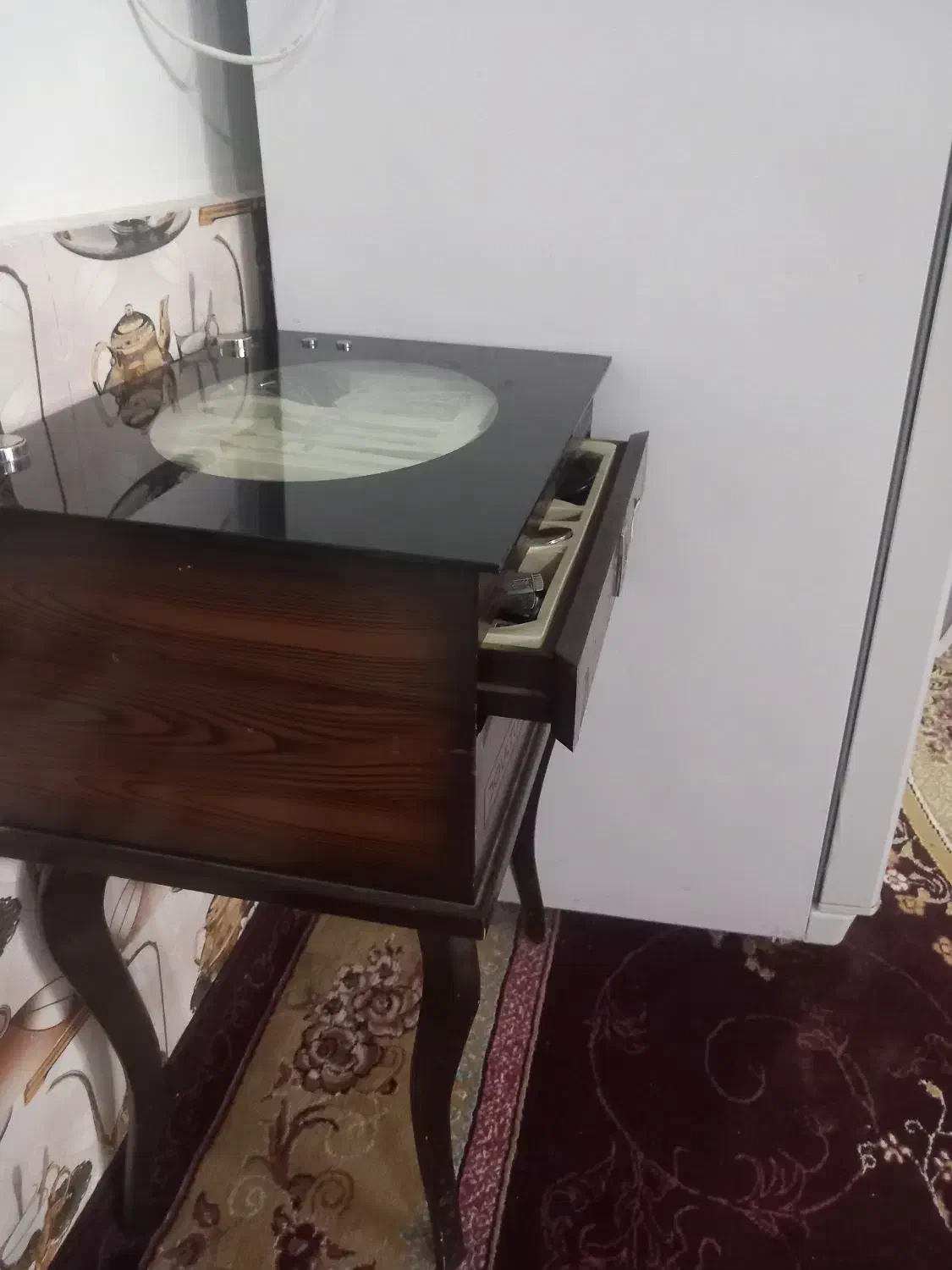 کنسول قاشق و چنگال|بوفه، ویترین، کنسول|تربت‌حیدریه, باغ سلطانی|دیوار