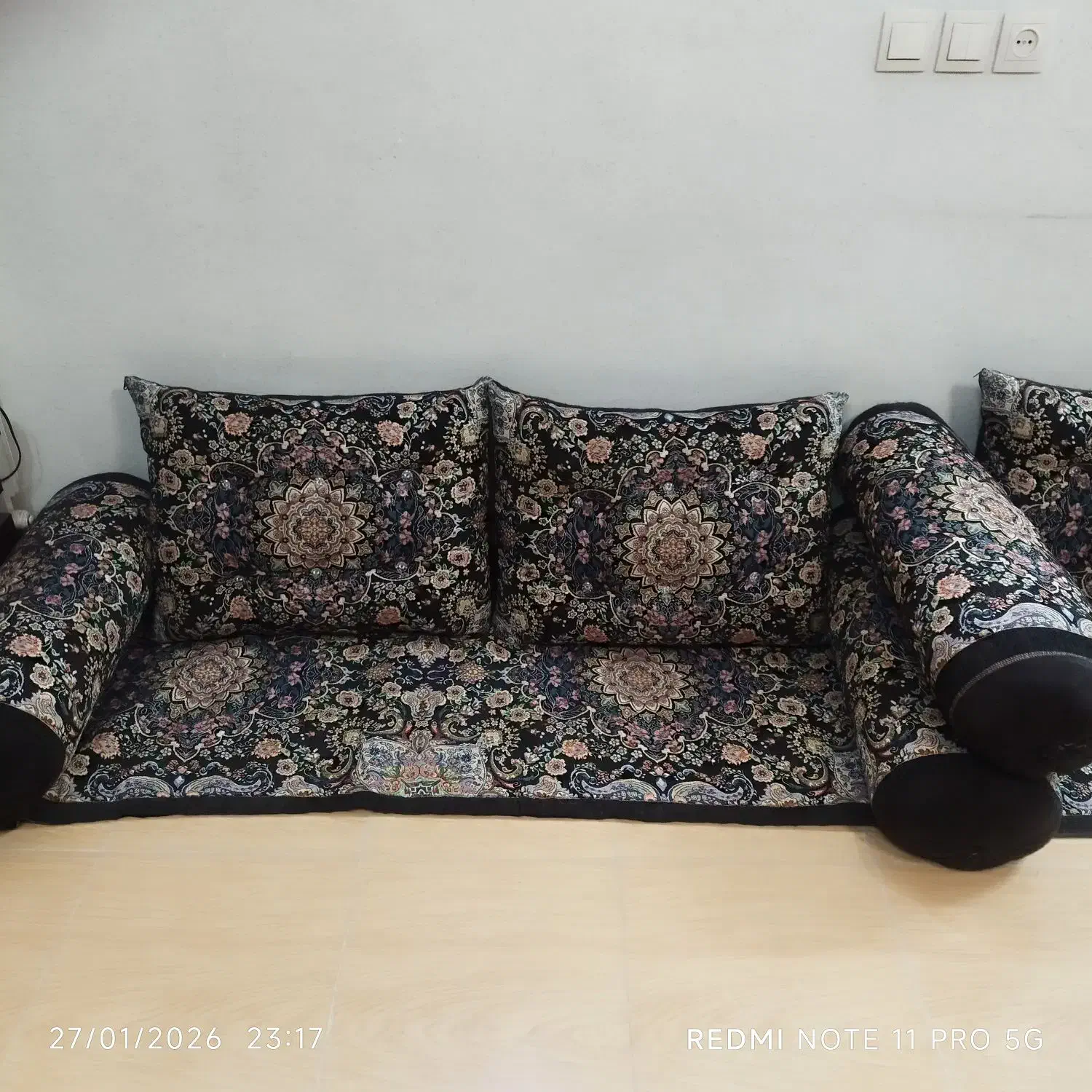 پشتی و زیر انداز سنتی|پشتی|اصفهان, رسالت|دیوار