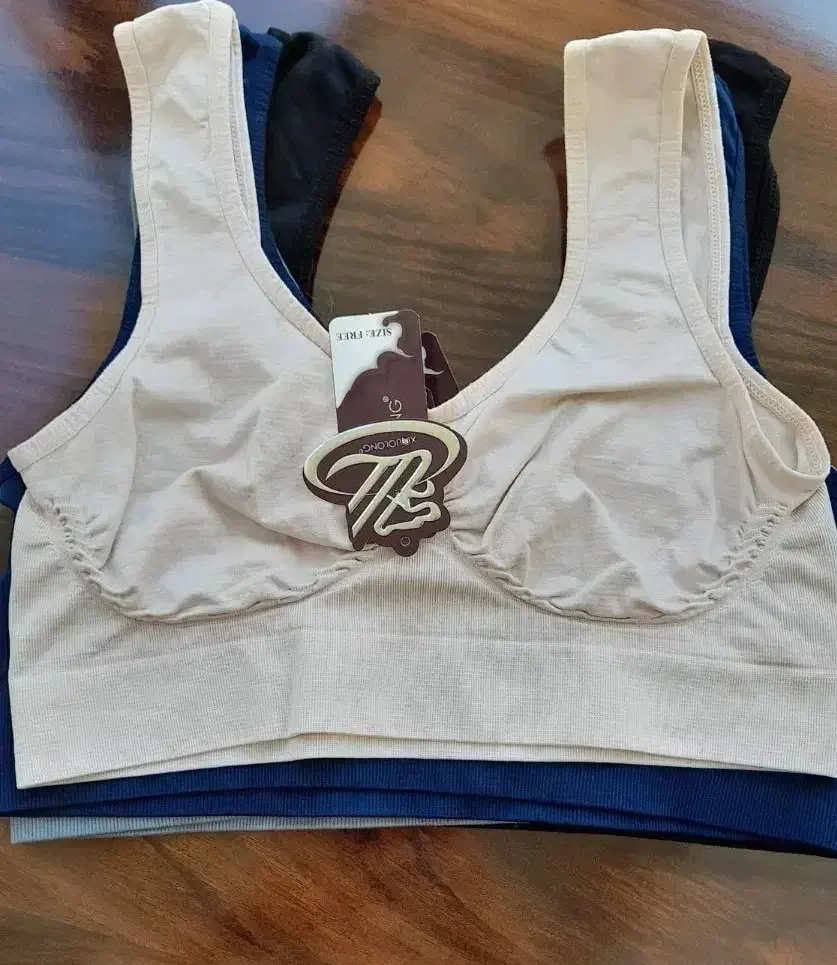 نیم تنه|لباس|شیروان (خراسان), |دیوار