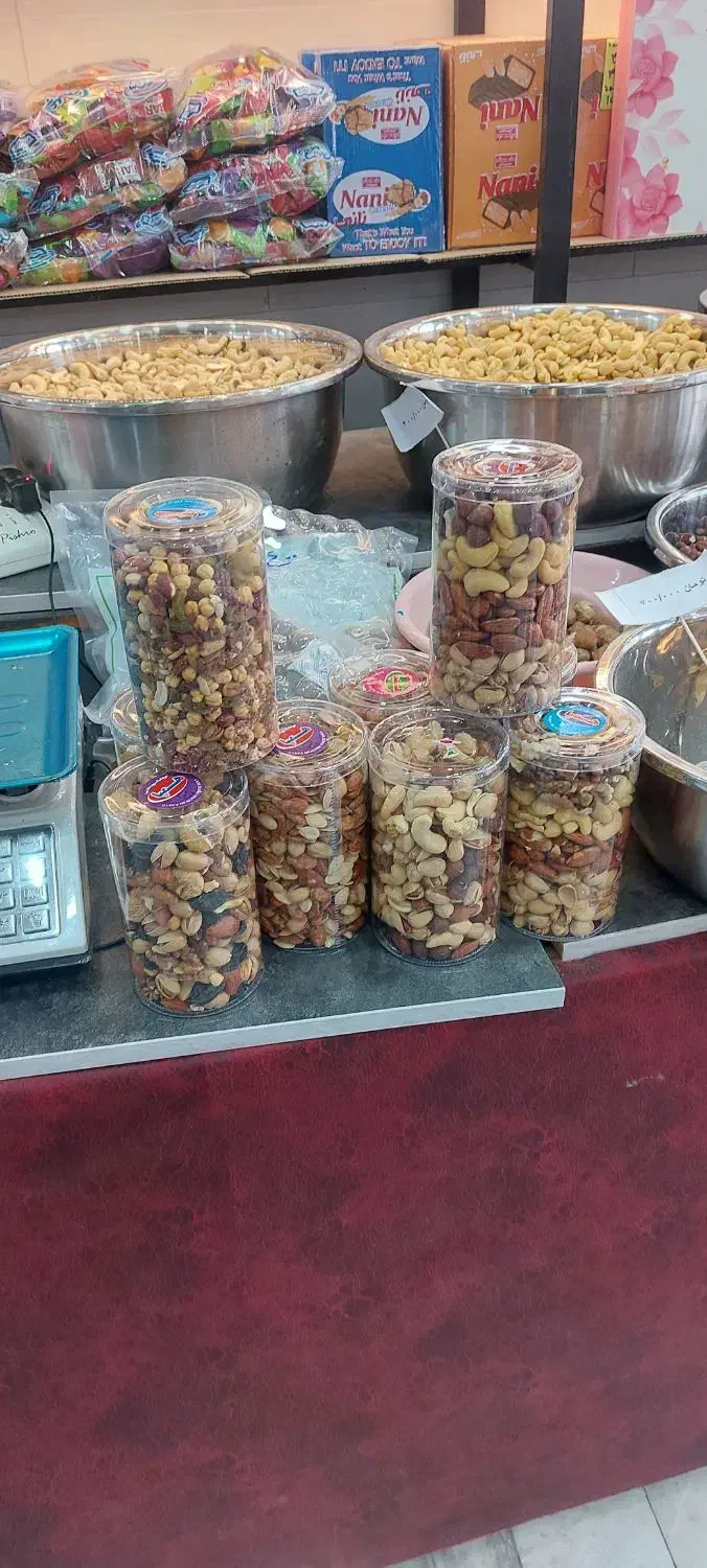 نیروی کار خانم برای فروشندگی|استخدام خدمات فروشگاه و رستوران|بروجرد, |دیوار