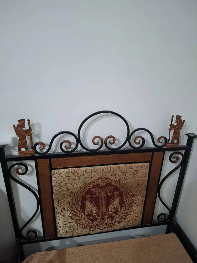 تخت آهنی فرفورژه سالم|تخت و سرویس خواب|اصفهان, ناژوان|دیوار