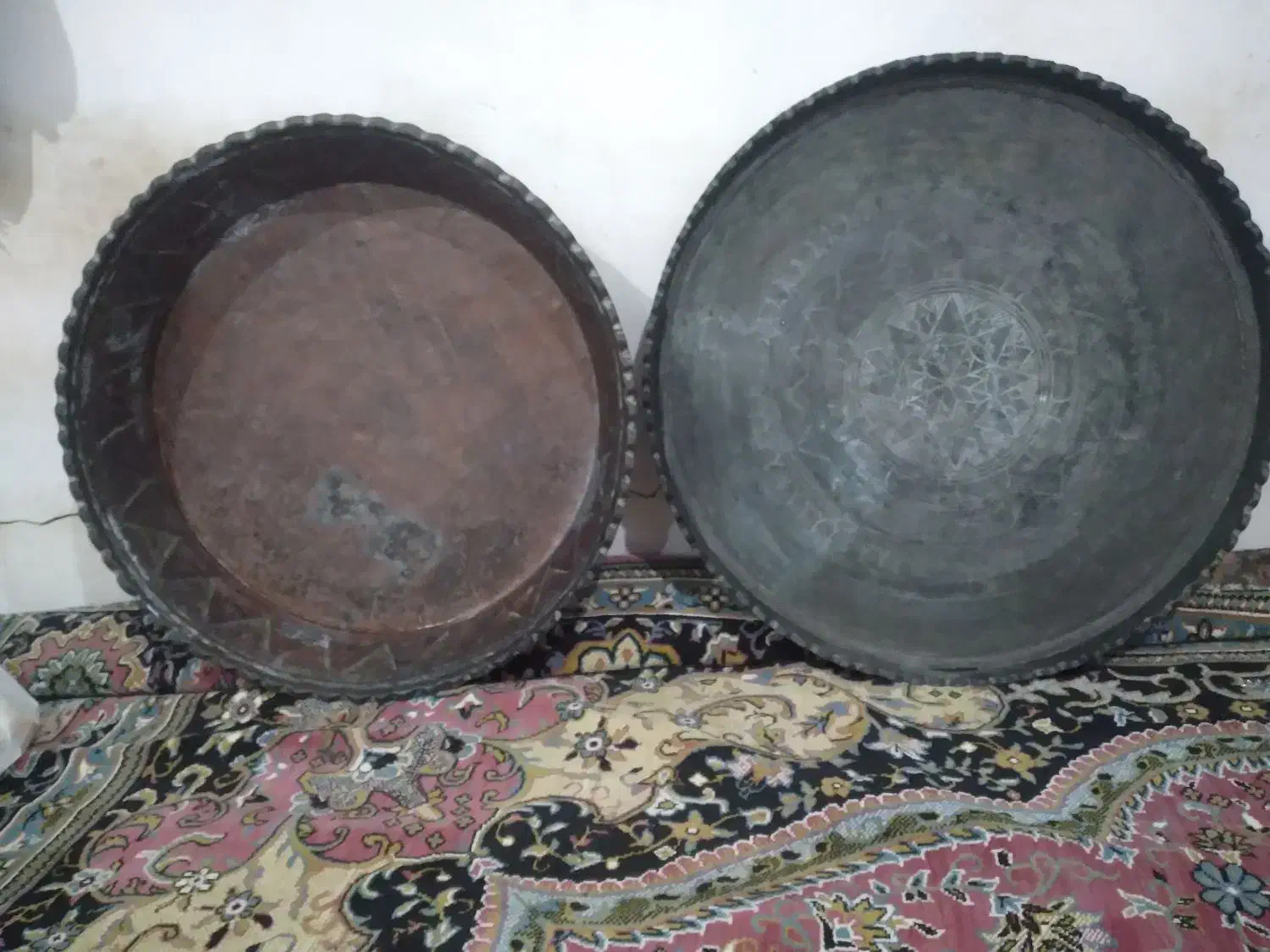 سینی مجمه وتشت مسی قدیمی|کلکسیون اشیاء عتیقه|کوچصفهان, |دیوار