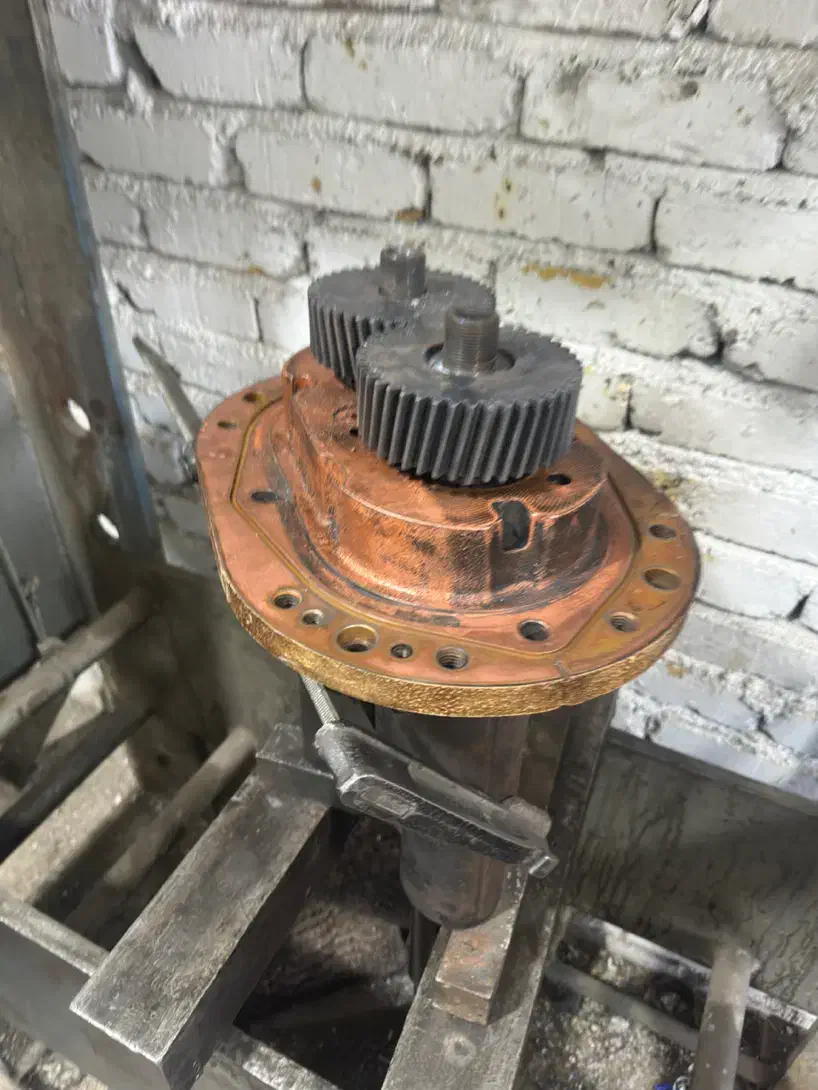 تعمیر انواع پمپ های بلوور‌ روتس و روغن داغ|خدمات پیشه و مهارت|اشتهارد, |دیوار