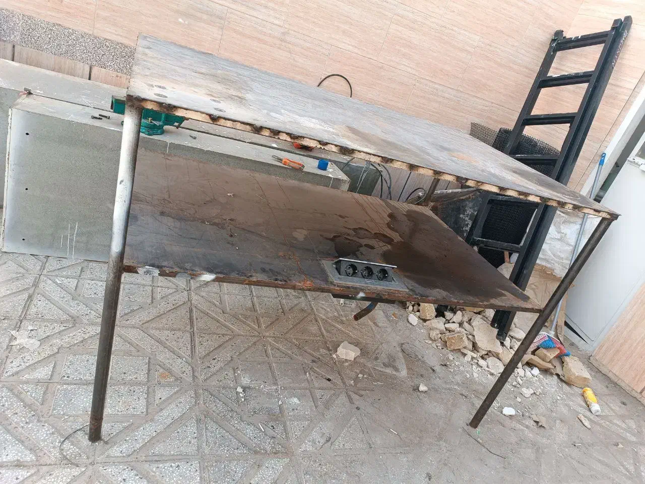 میز  کار آهنی|فروشگاه و مغازه|تربت‌حیدریه, شهرک ولیعصر|دیوار