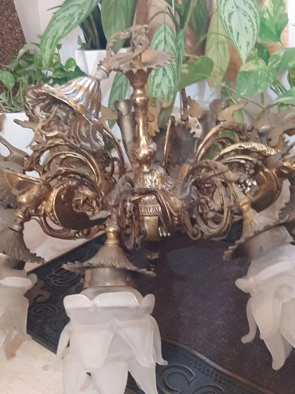 لوستر برنز هشت شاخه و هشت فرشته برنز|لوستر و چراغ آویز|نوشهر, |دیوار