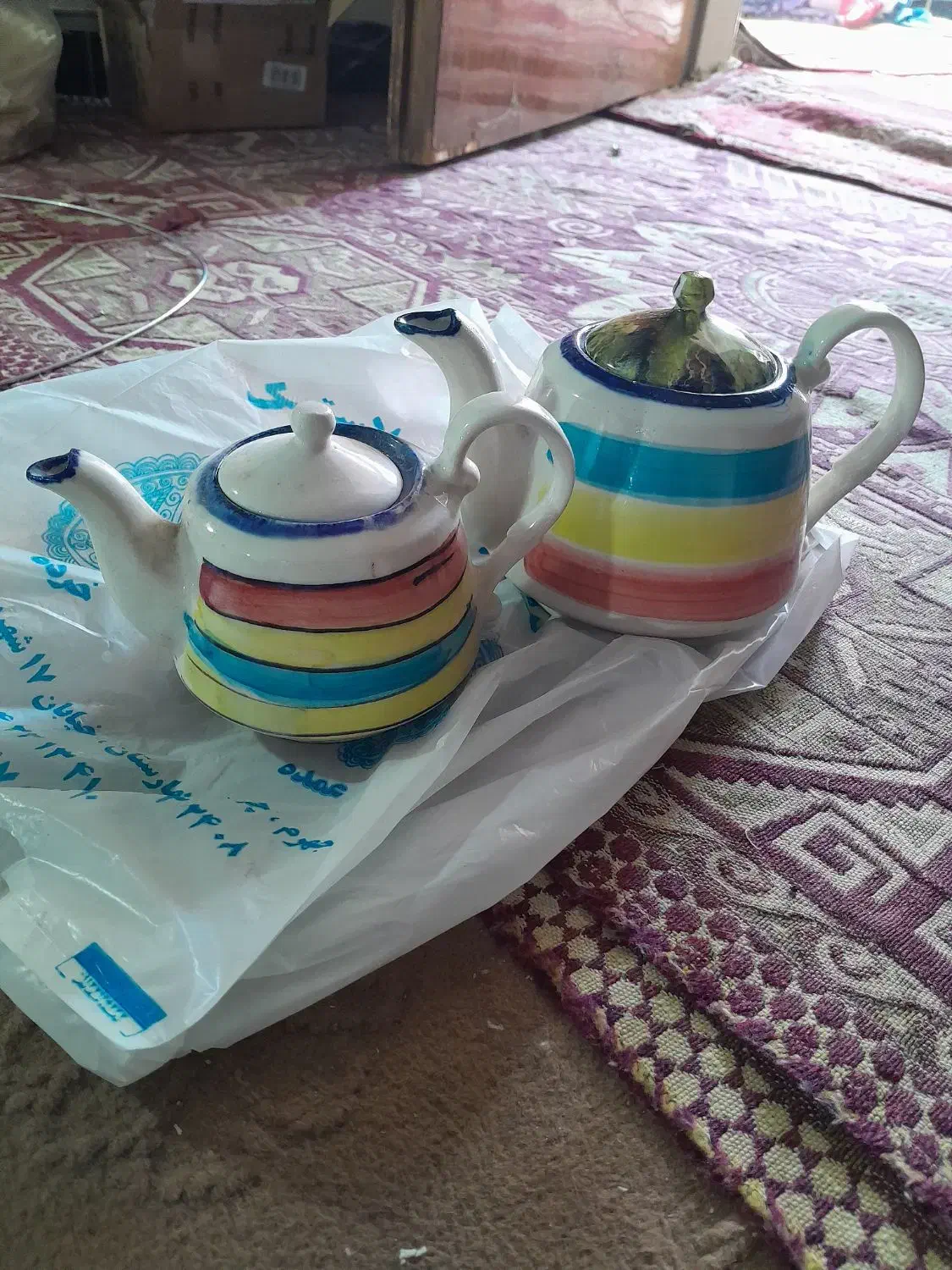 چینی قوری|قوری، کتری، قهوه‌ساز دستی|جهرم, |دیوار