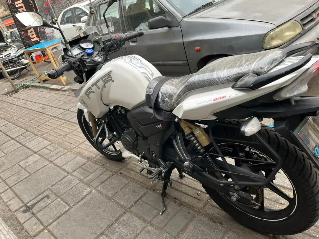 آپاچی ۱۸۰ در حد|موتورسیکلت|تهران, زهتابی|دیوار