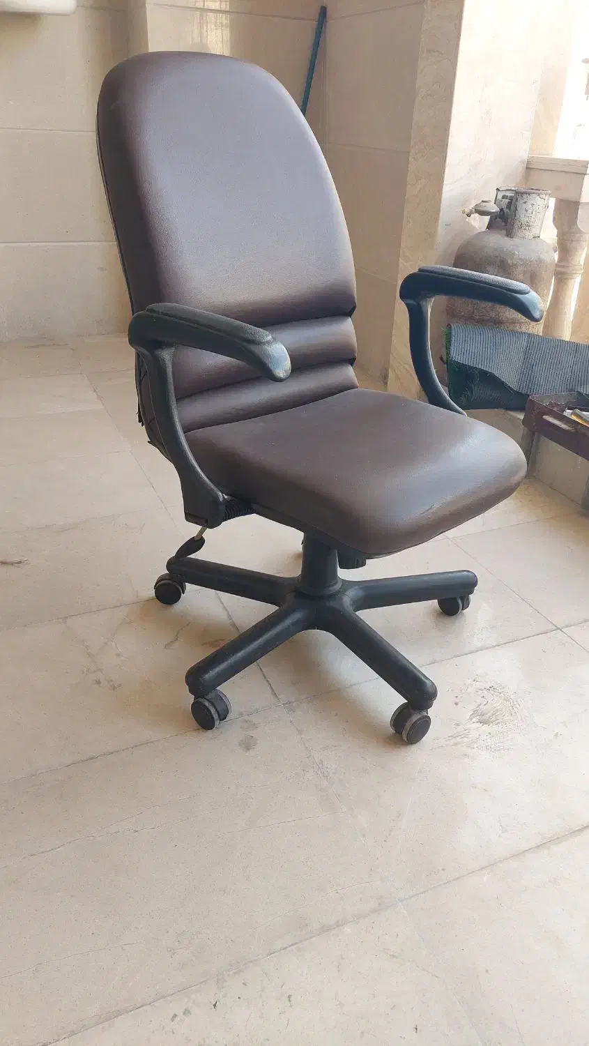 صندلی|میز تحریر و کامپیوتر|اهواز, زیتون کارمندی|دیوار