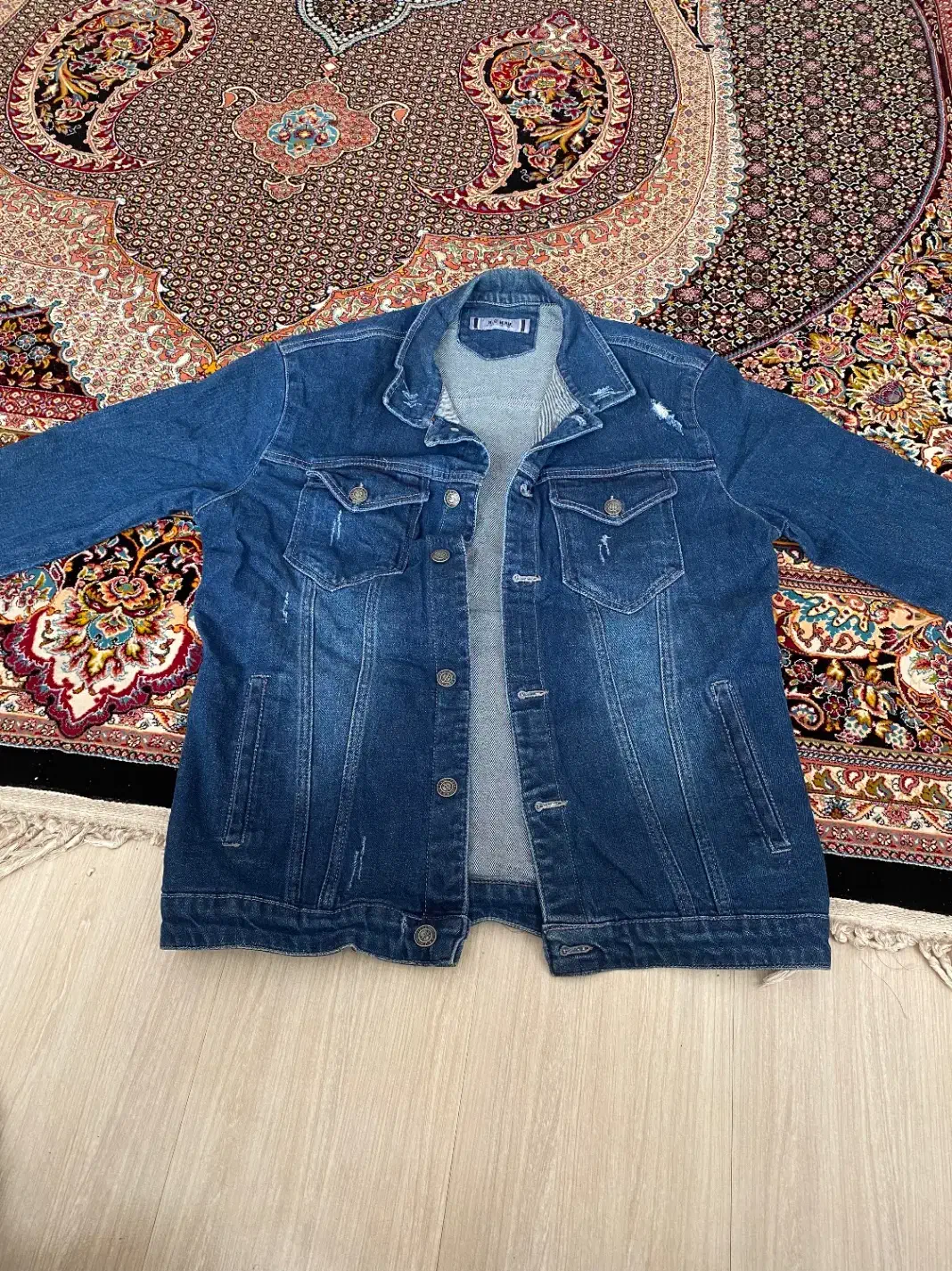 کاپشن|لباس|اردبیل, |دیوار