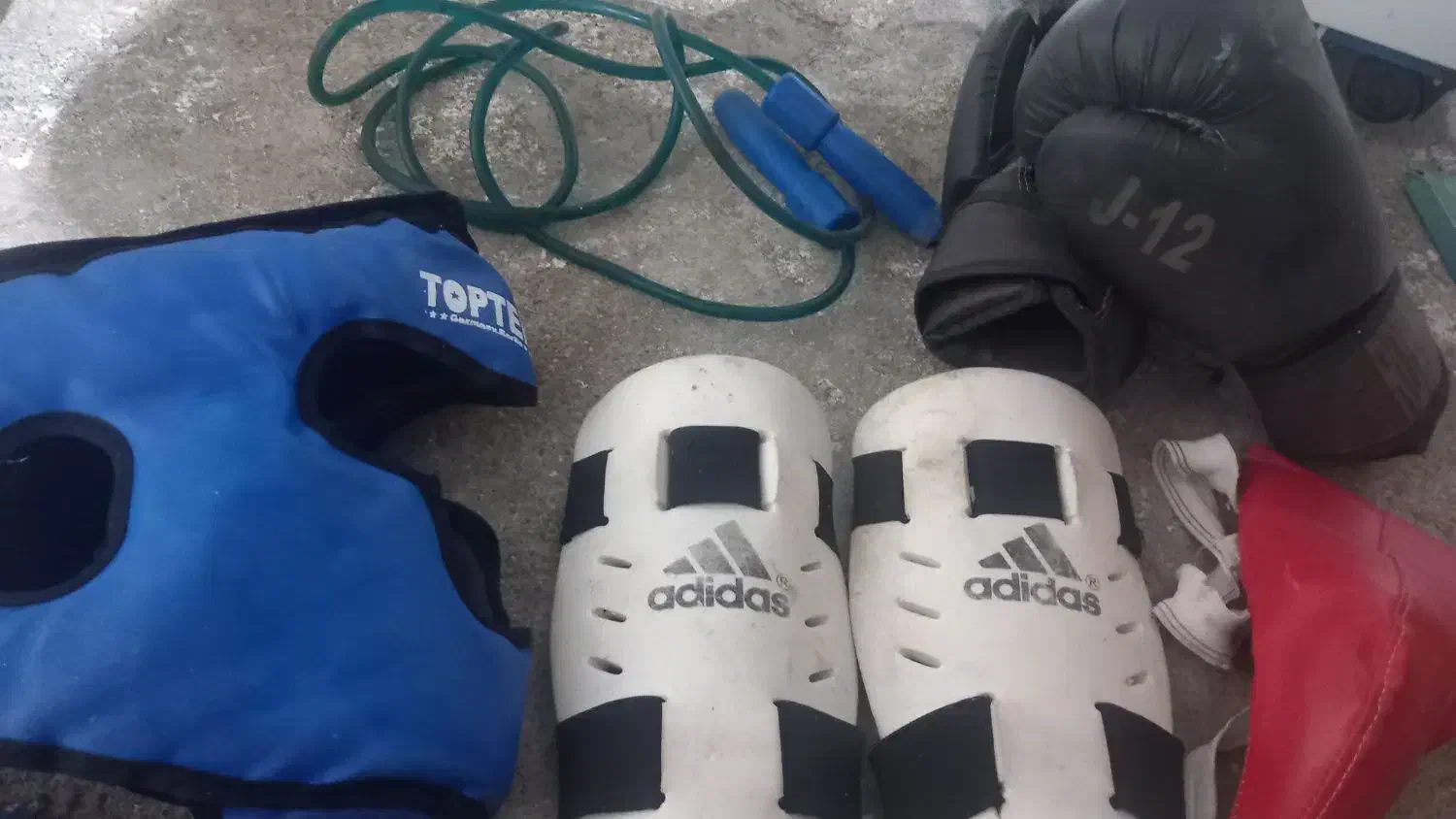 وسایل بوکس و کیک بوکسینگ|تجهیزات ورزشی|هشترود, |دیوار