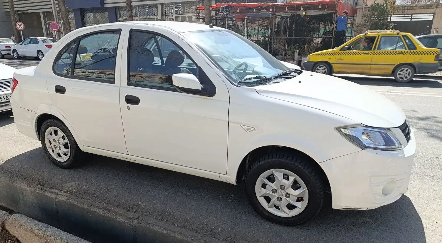 ساینا 1401|خودرو سواری و وانت|بیرجند, |دیوار