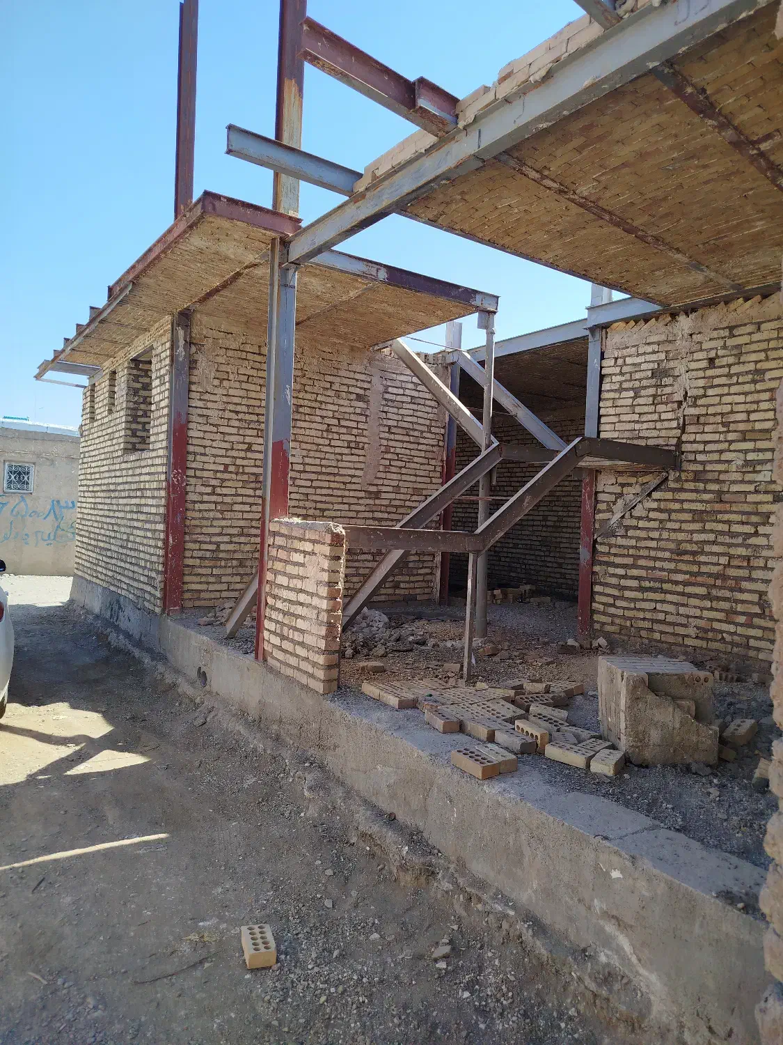 ساختمان نیمه ساخت|فروش آپارتمان|خوی, |دیوار