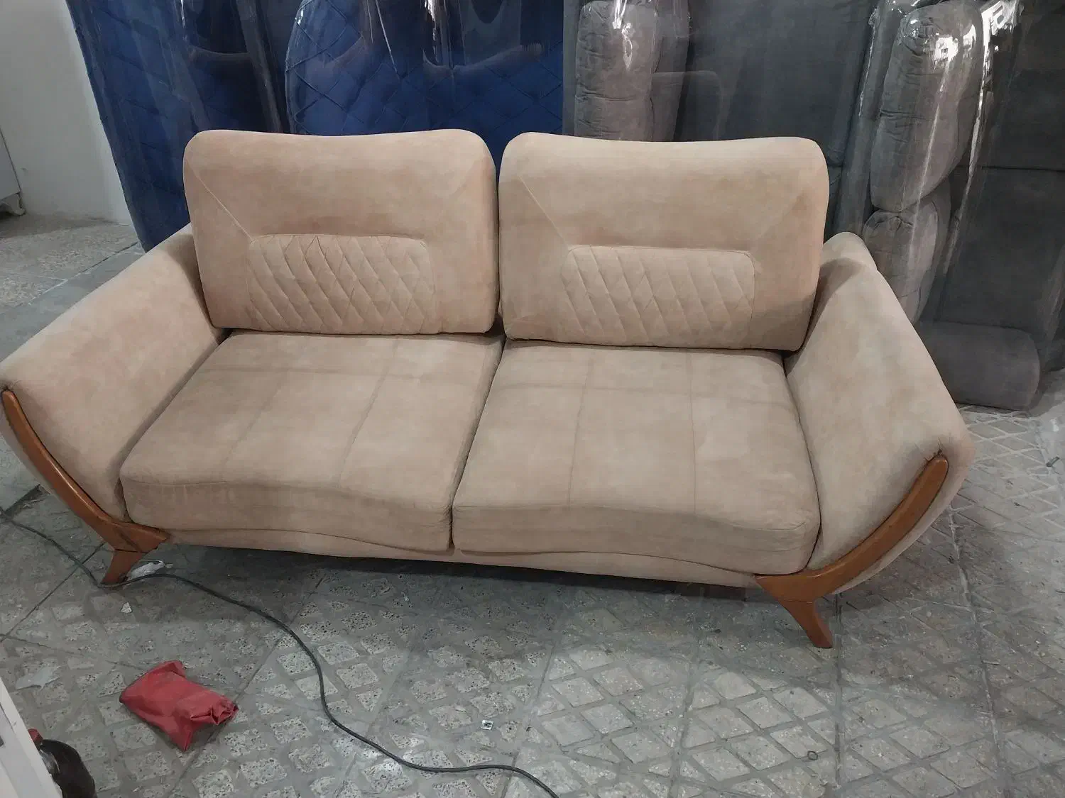 فروش وخریدمبل سالم یانیاز به تعمیر|مبلمان خانگی و میز عسلی|تهران, مشیریه|دیوار