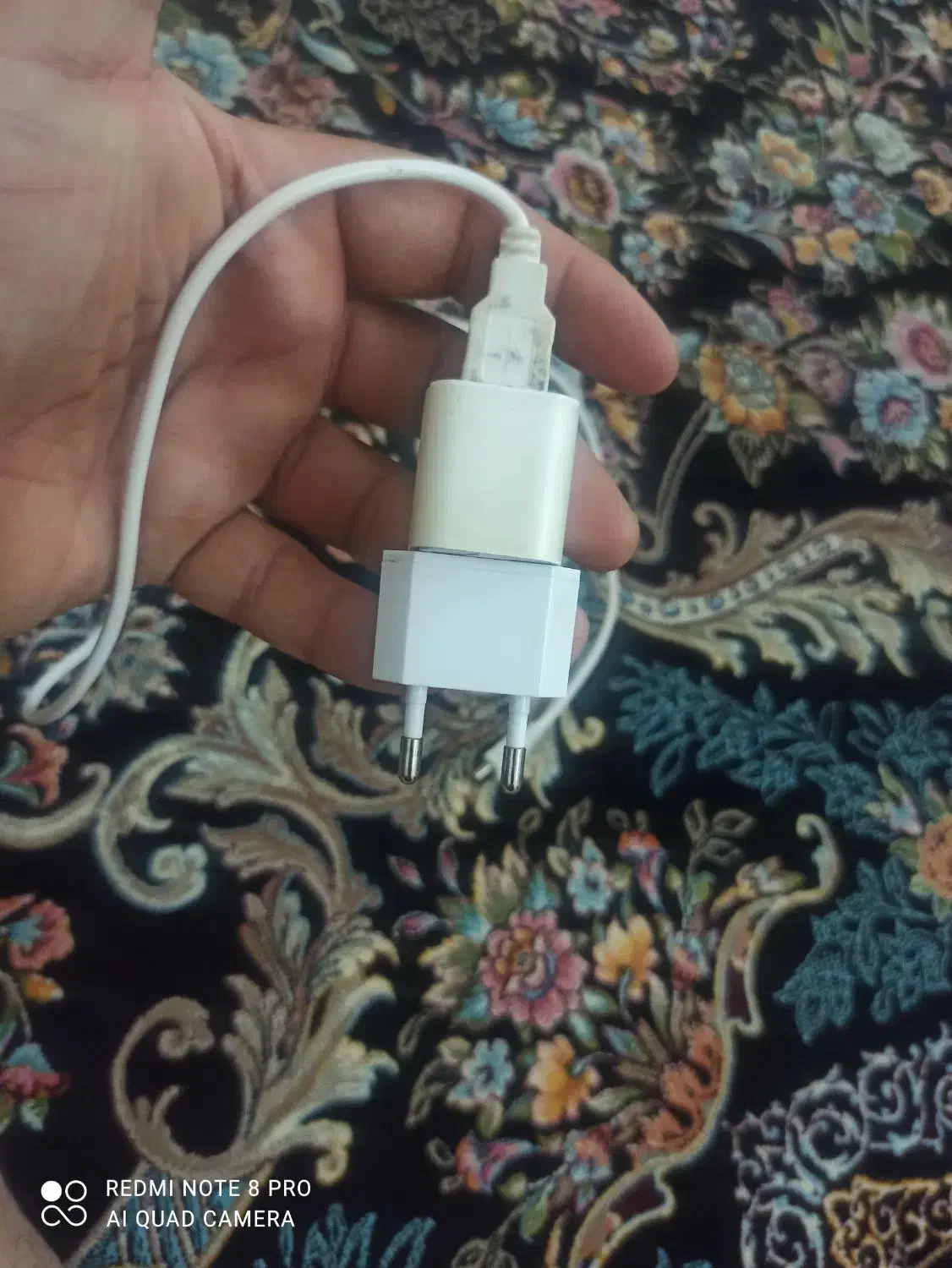 یک عدد شارژرسالم به شرط|لوازم جانبی موبایل و تبلت|کرمانشاه, |دیوار