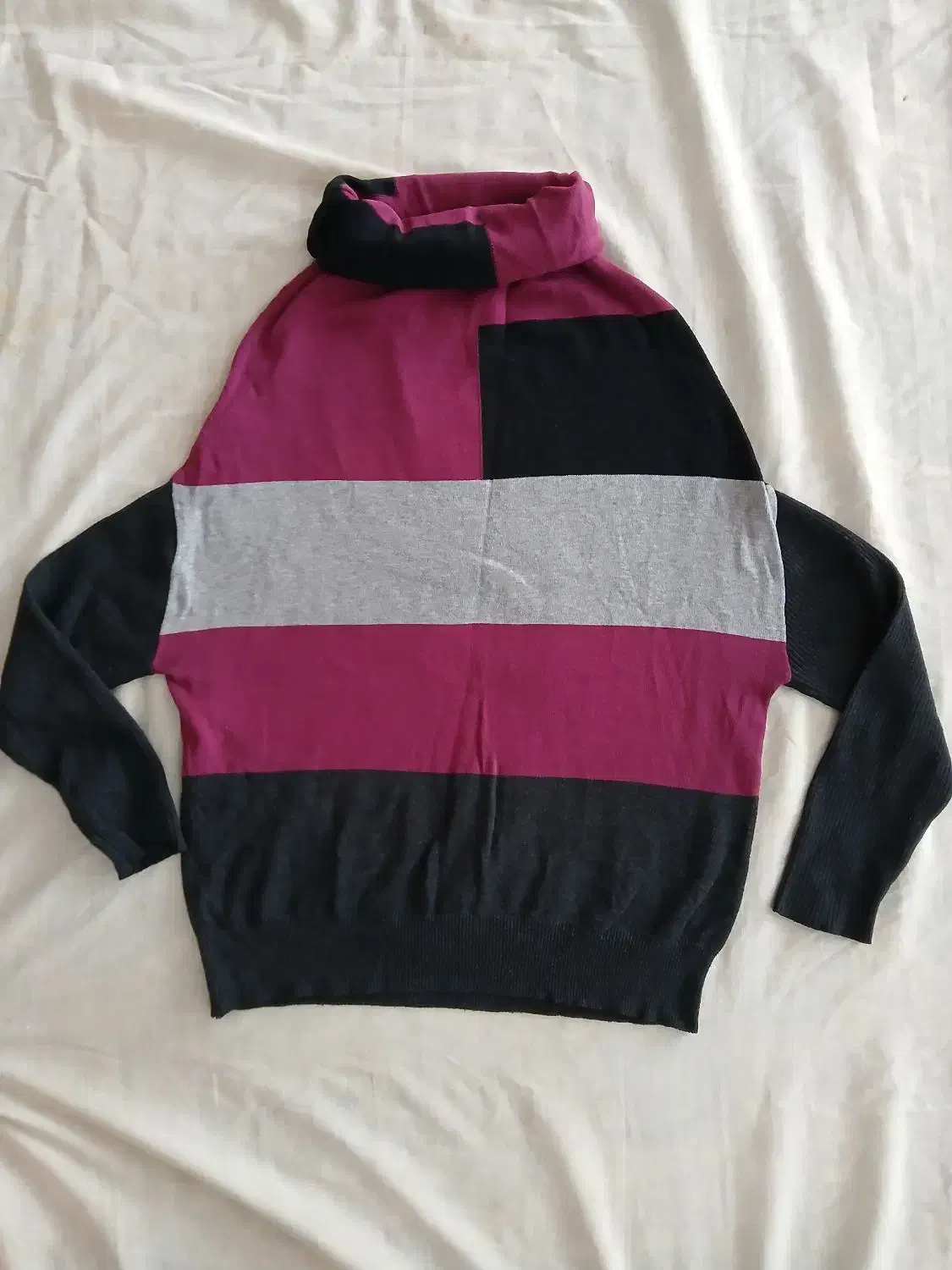 تعدادی لباس|لباس|اصفهان, قهجاورستان|دیوار