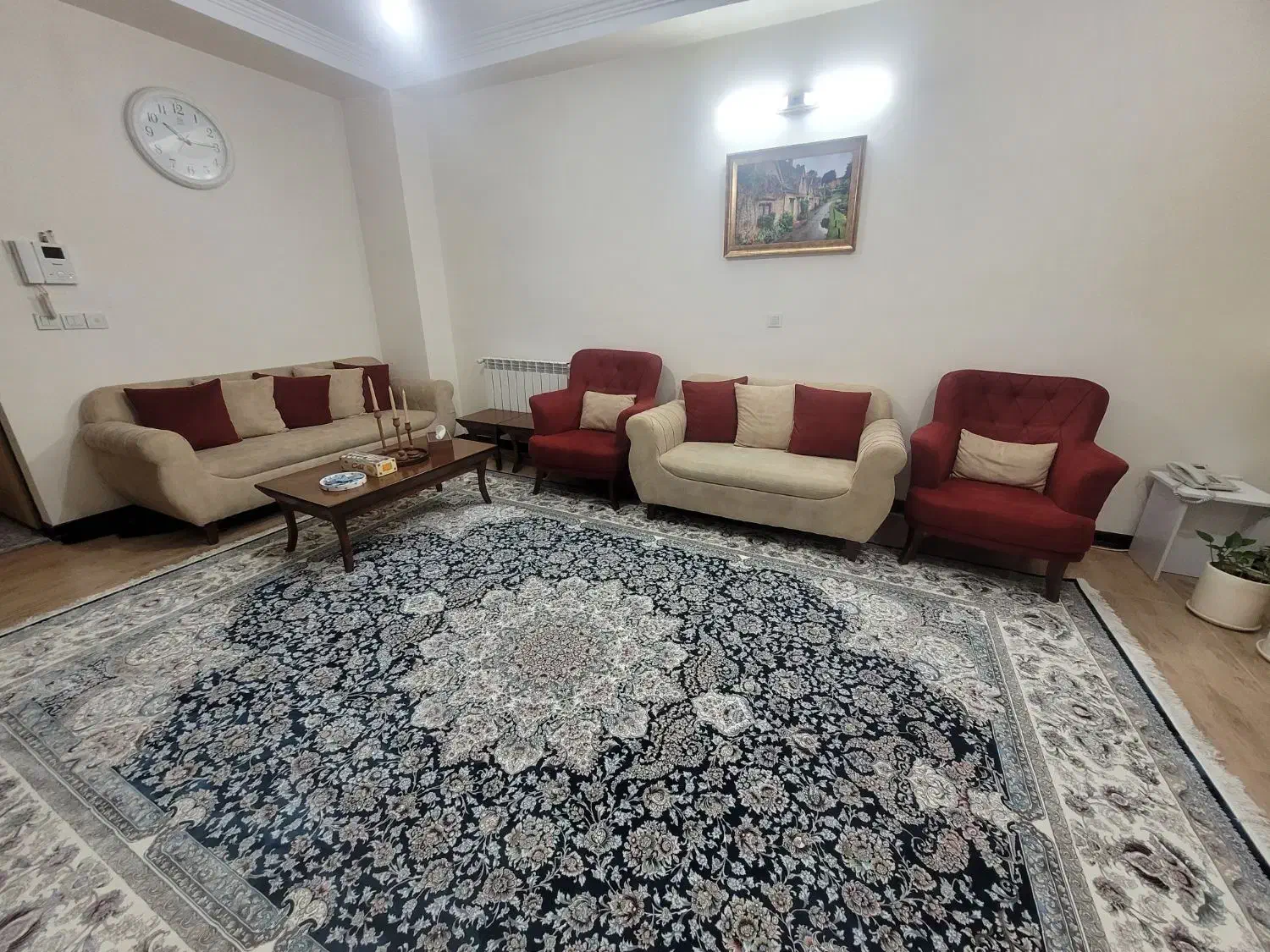 مبل|مبلمان خانگی و میز عسلی|اسلام‌شهر, باغ فیض|دیوار