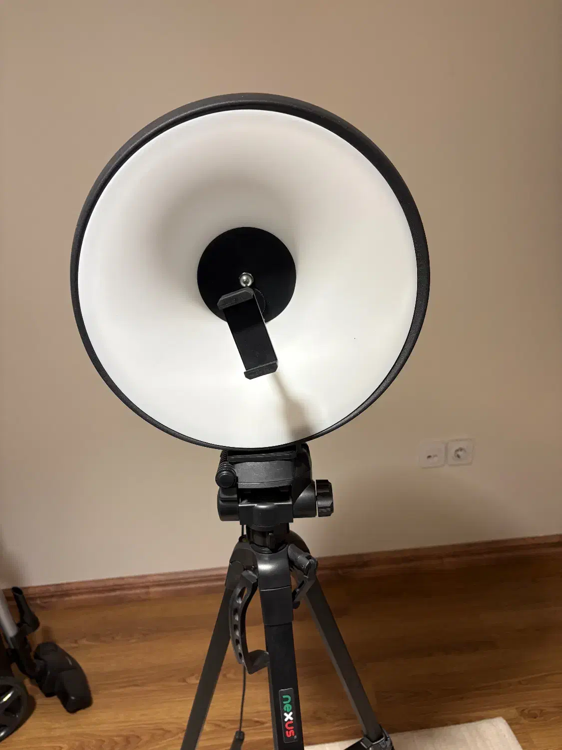 رینگ لایت نکسوس|دوربین عکاسی و فیلم‌برداری|تهران, ستارخان|دیوار