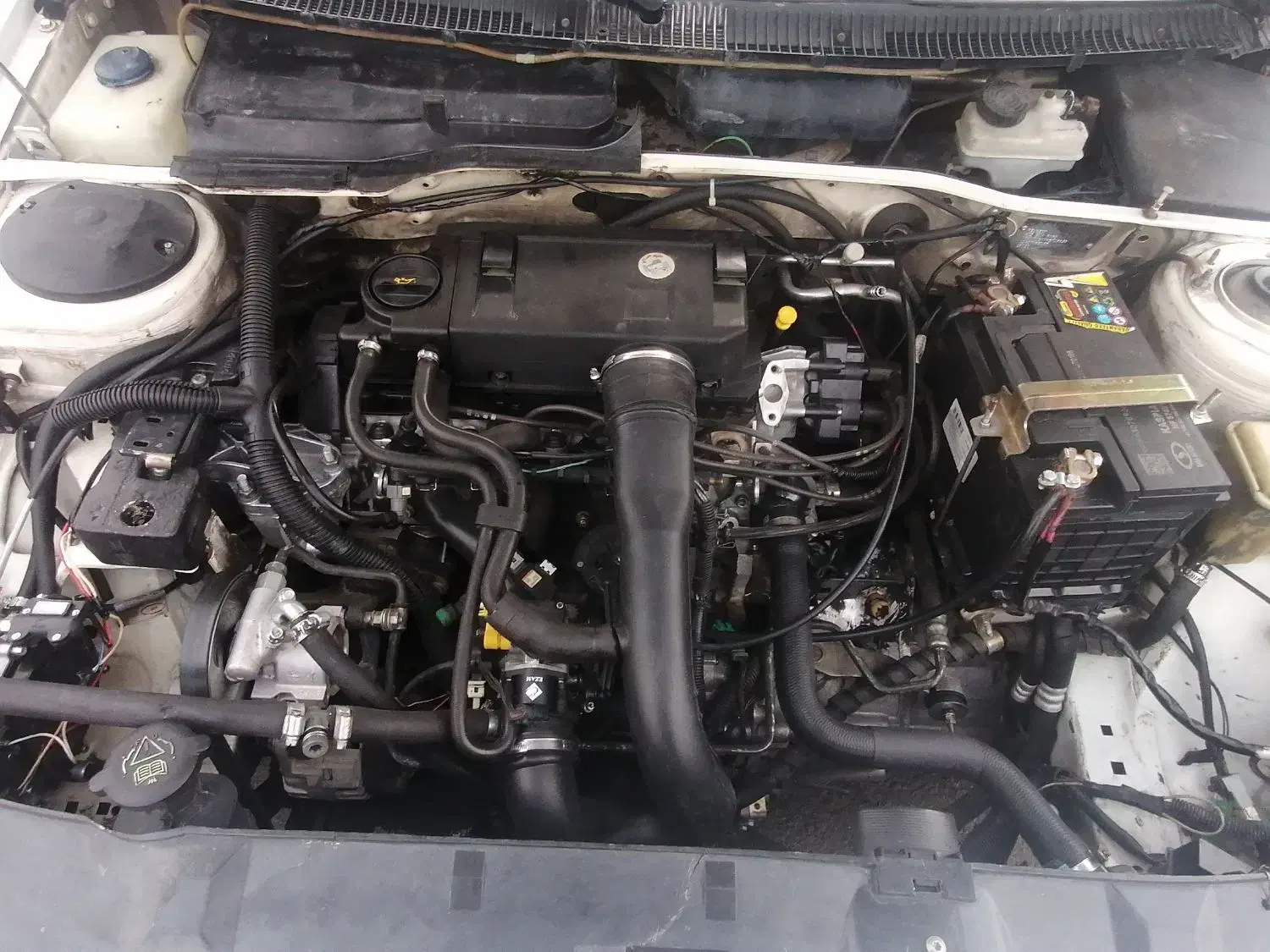 پژو 87 سفید فنی سالم دور رنگ دو گانه سوز|خودرو سواری و وانت|کرج, اتحاد|دیوار