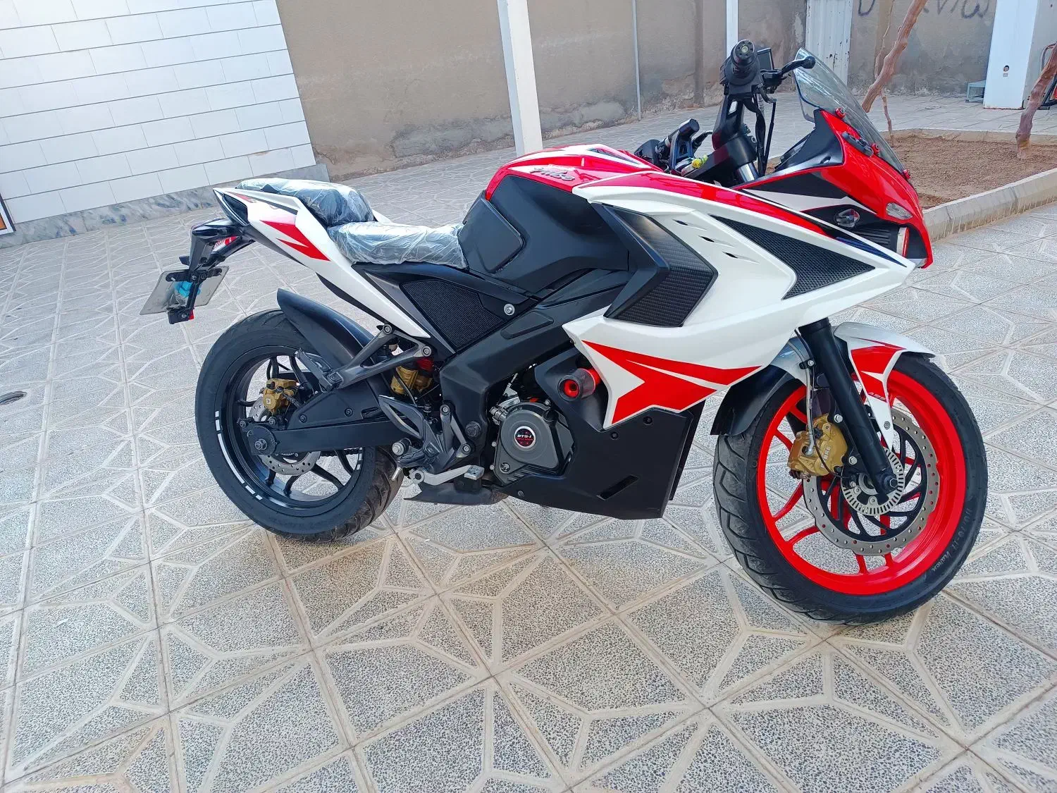 پالس آر اس rs200 درحد ریس باجاج|موتورسیکلت|مشهد, کوثر|دیوار