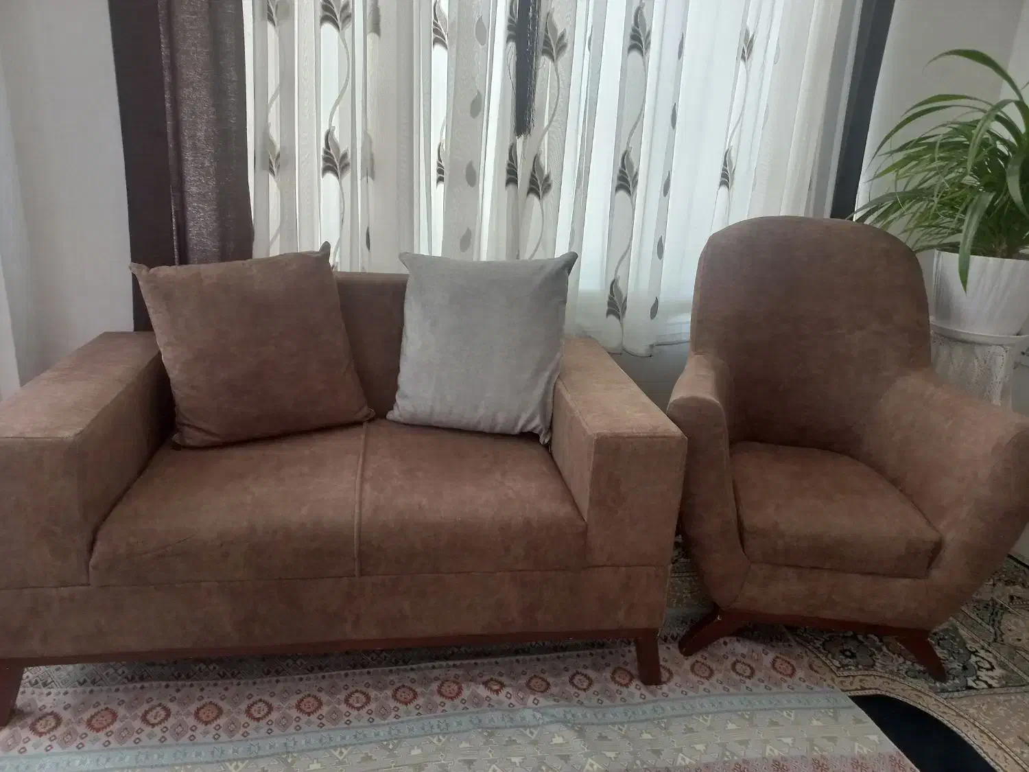 فروش ۲ دست مبل|مبلمان خانگی و میز عسلی|شیراز, نیستان|دیوار