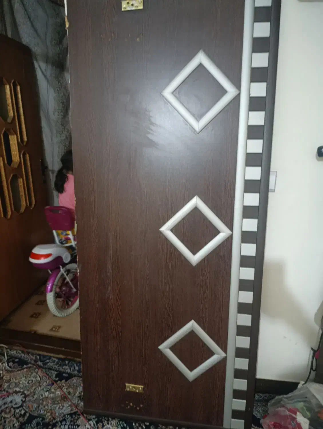 تخت دونفره|تخت و سرویس خواب|رابر, |دیوار