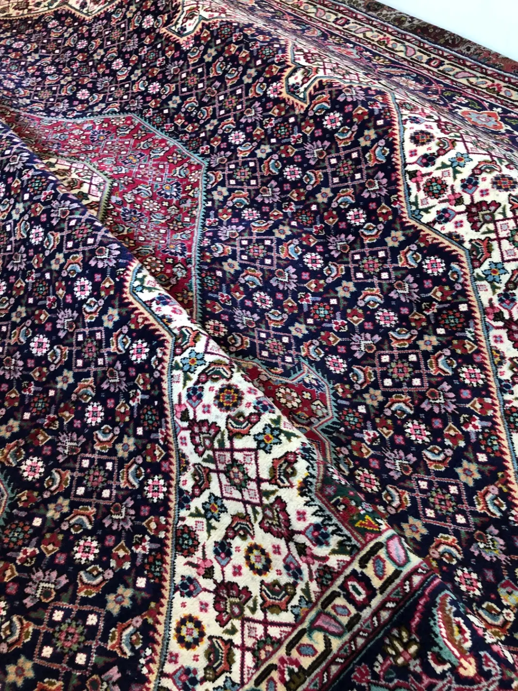 جفت ۹متری دستبافت ماهی زمینه سرمه ای|فرش|تهران, جهاد|دیوار
