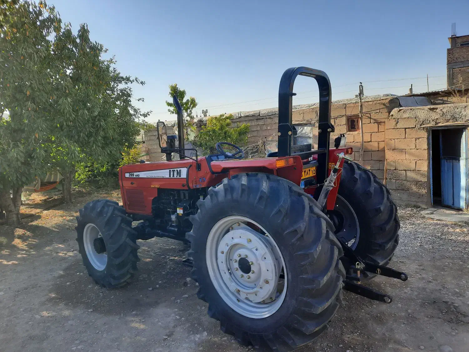 تراکتور ۳۹۹ جفت محور خشک|خودرو سنگین|باروق, |دیوار