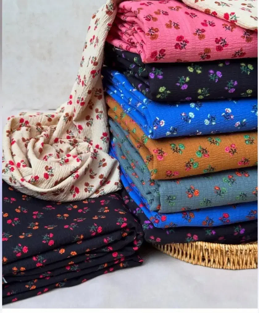 پارچه|لباس|قروه, |دیوار