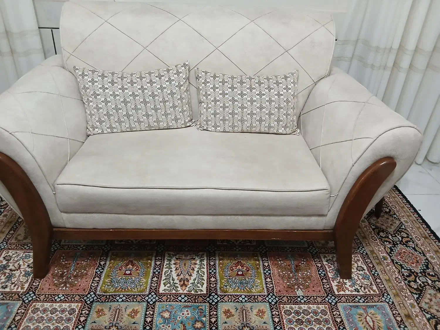 فروش مبل راحتی..هفت نفره..با میز وسط و عسلی|مبلمان خانگی و میز عسلی|لنجان, |دیوار