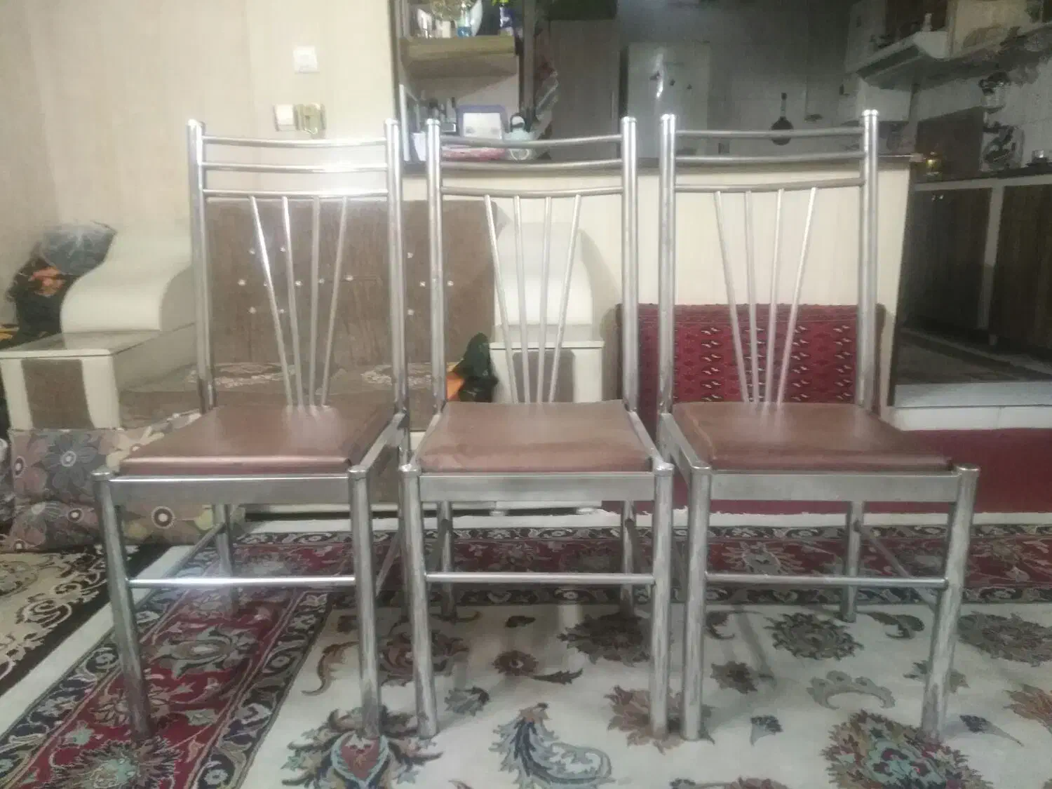 میز غذا خوری استیل شیشه ای بهمراه صندلی صندلی|میز و صندلی غذاخوری|مشهد, رده|دیوار