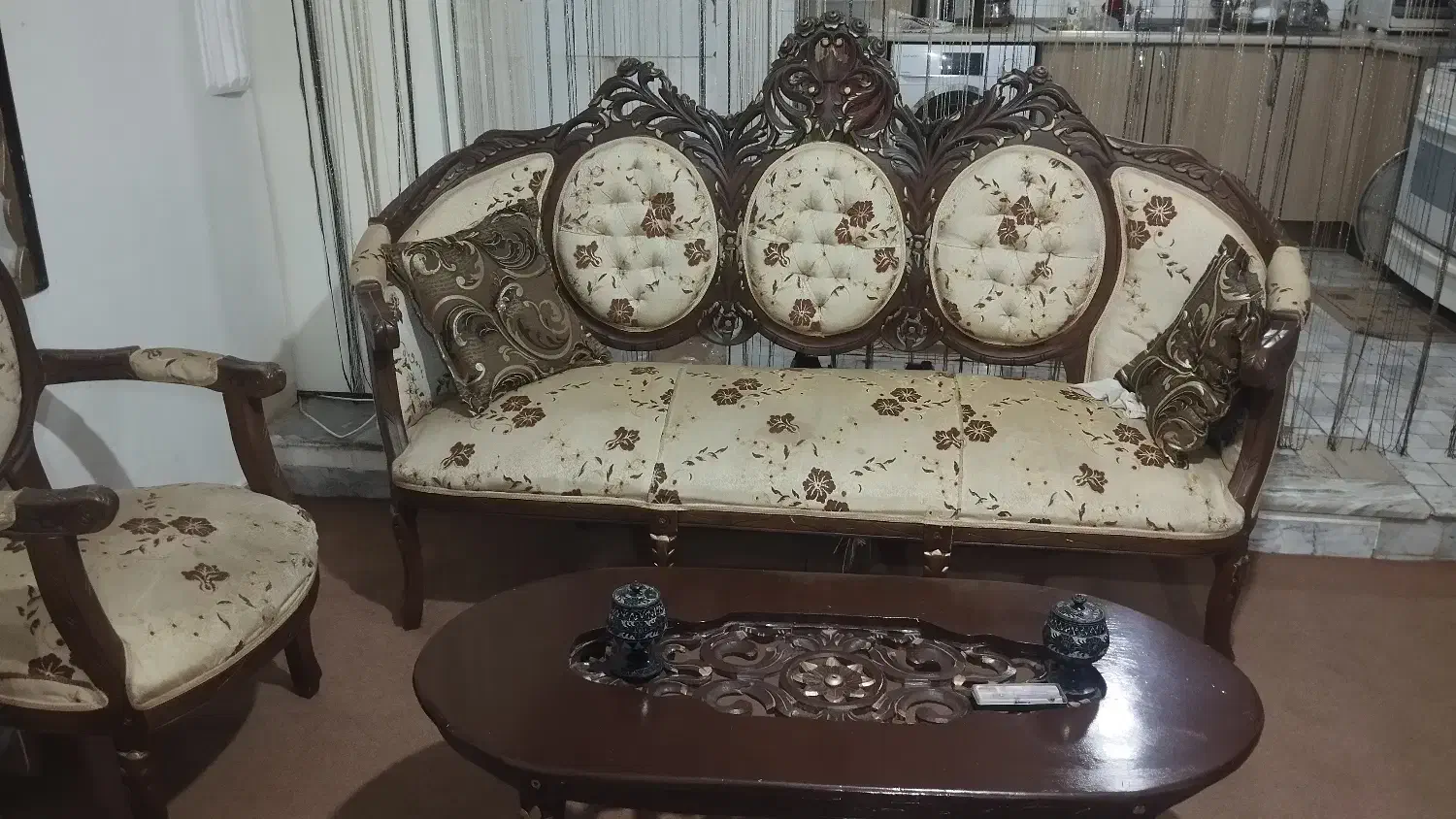 مبلمان سلطنتی تمیز|مبلمان خانگی و میز عسلی|تربت جام, کلالی|دیوار